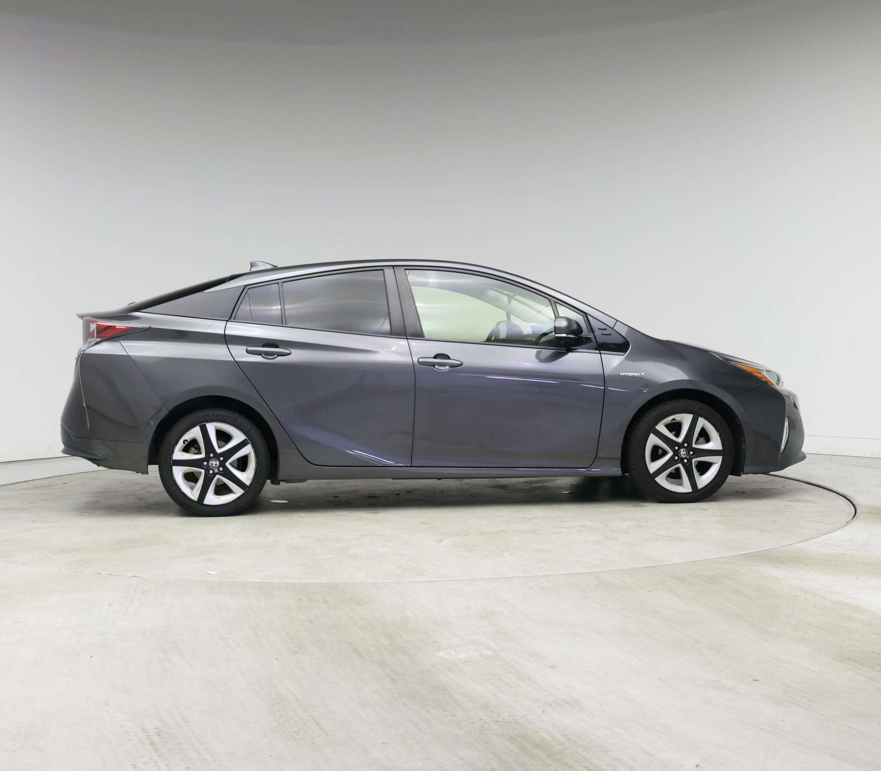 Thumbnail: 2018 Toyota Prius - 7
