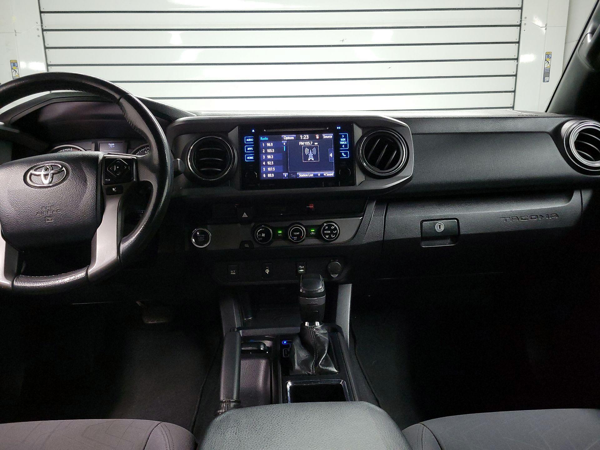 Thumbnail: 2017 Toyota Tacoma - 9