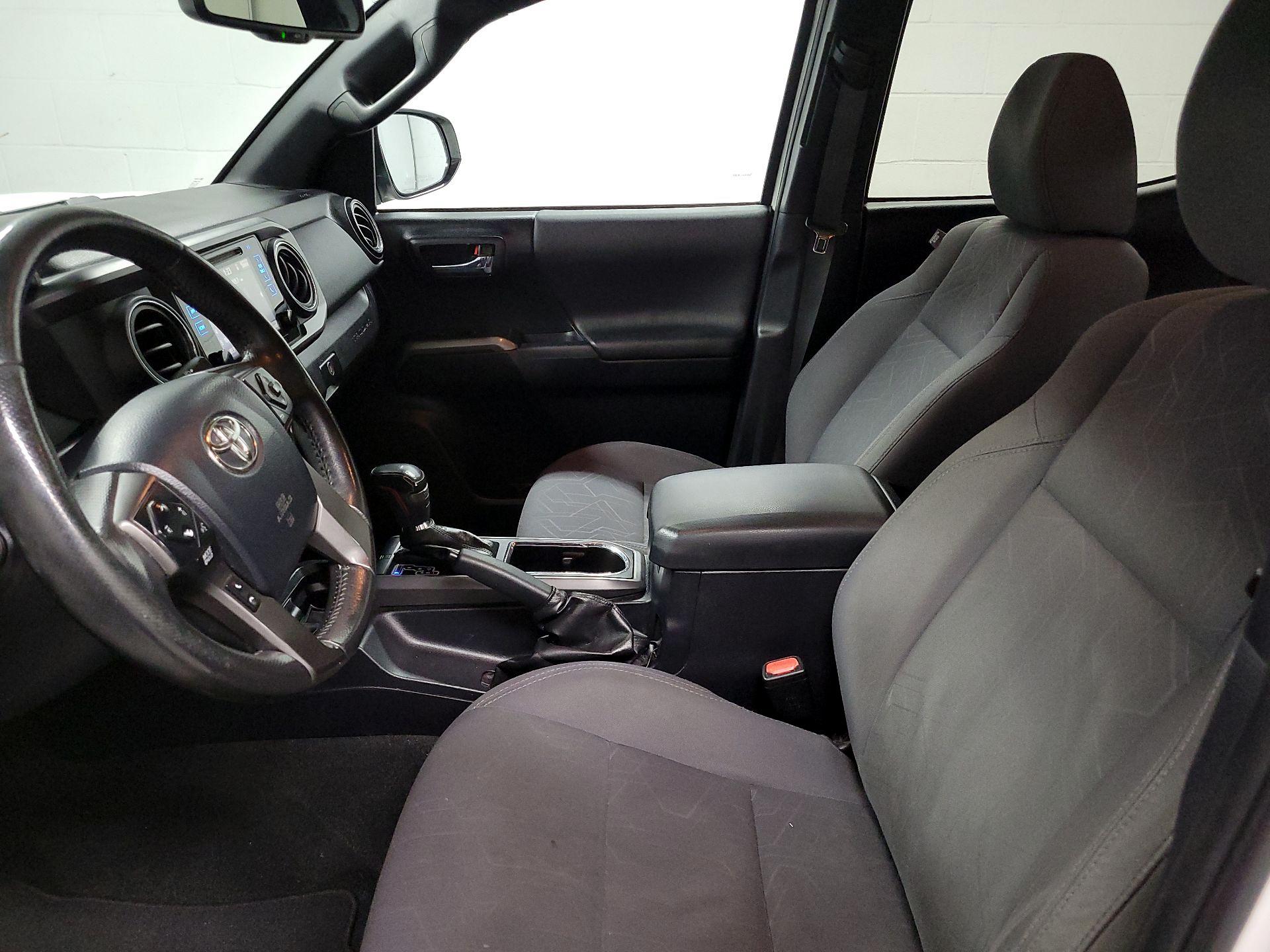 Thumbnail: 2017 Toyota Tacoma - 11