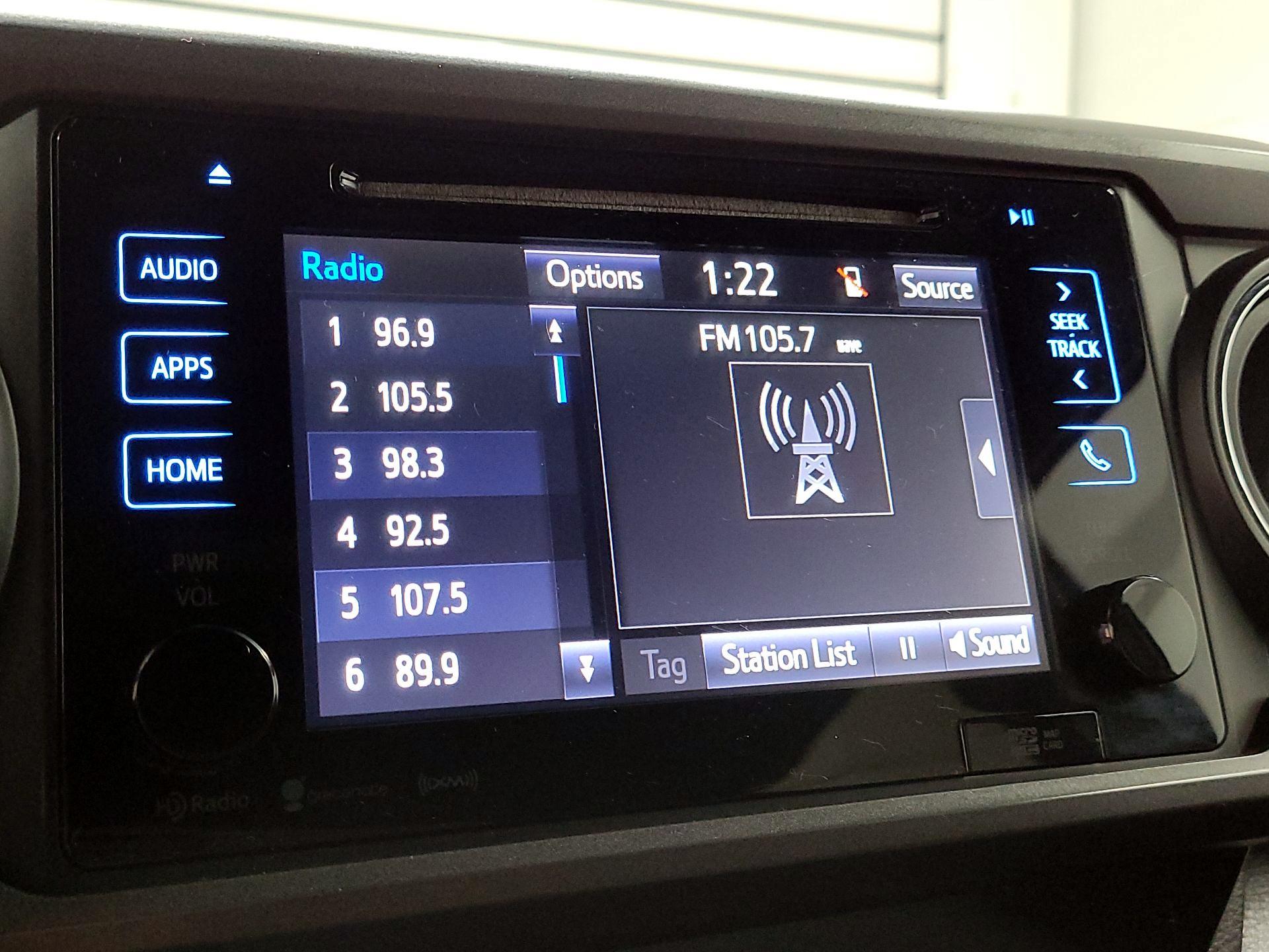 Thumbnail: 2017 Toyota Tacoma - 15