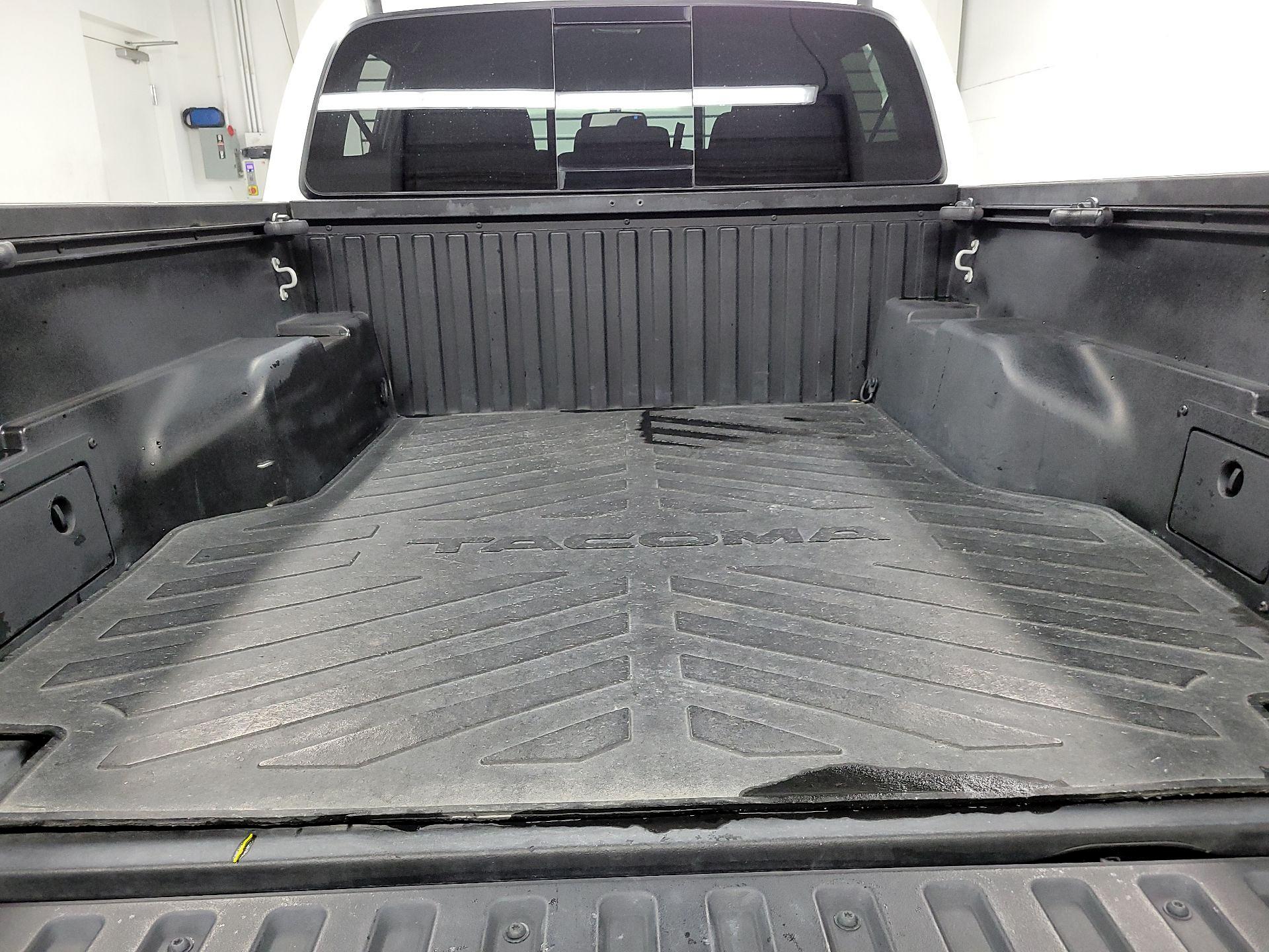 Thumbnail: 2017 Toyota Tacoma - 18