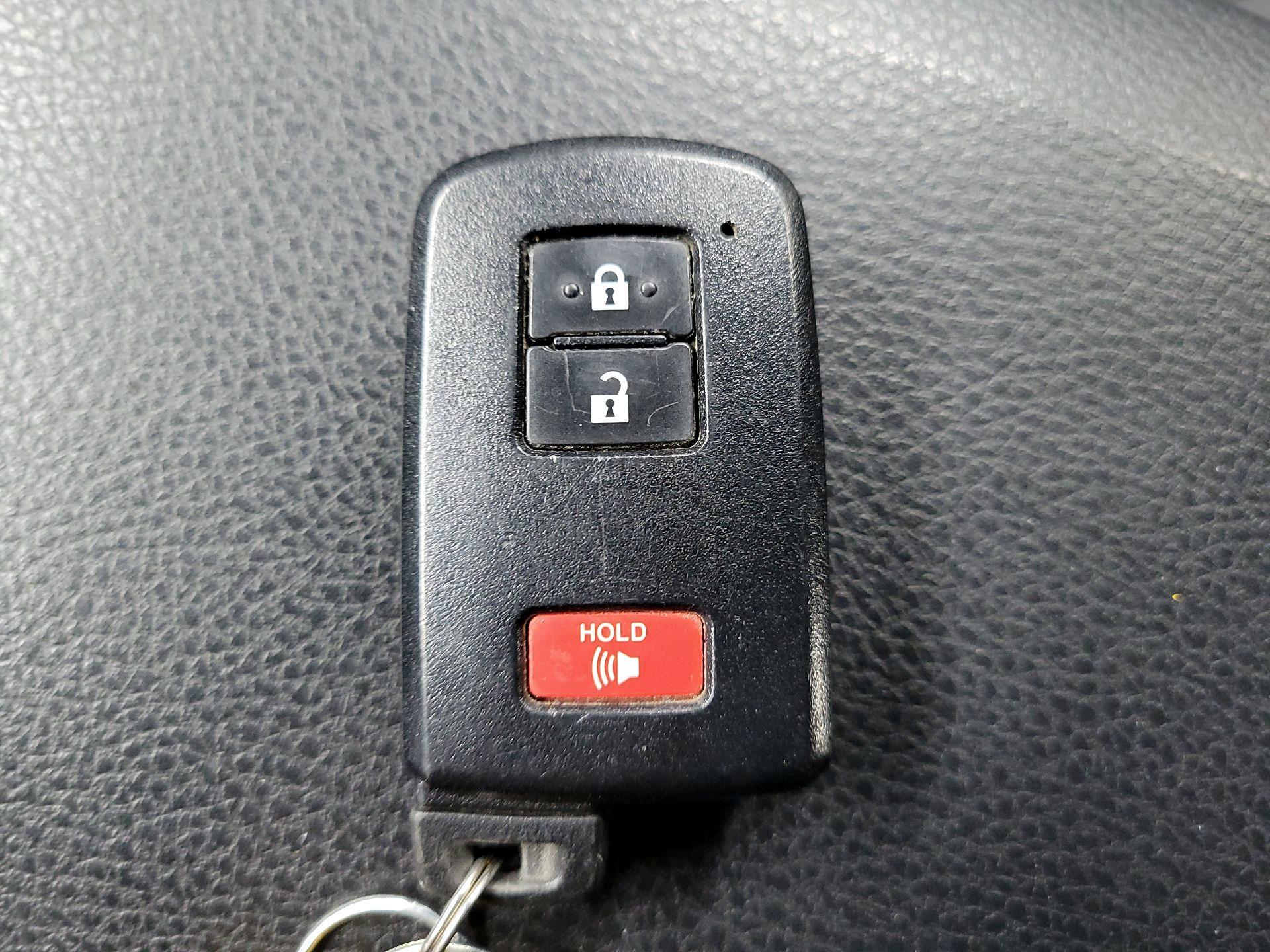 Thumbnail: 2017 Toyota Tacoma - 20