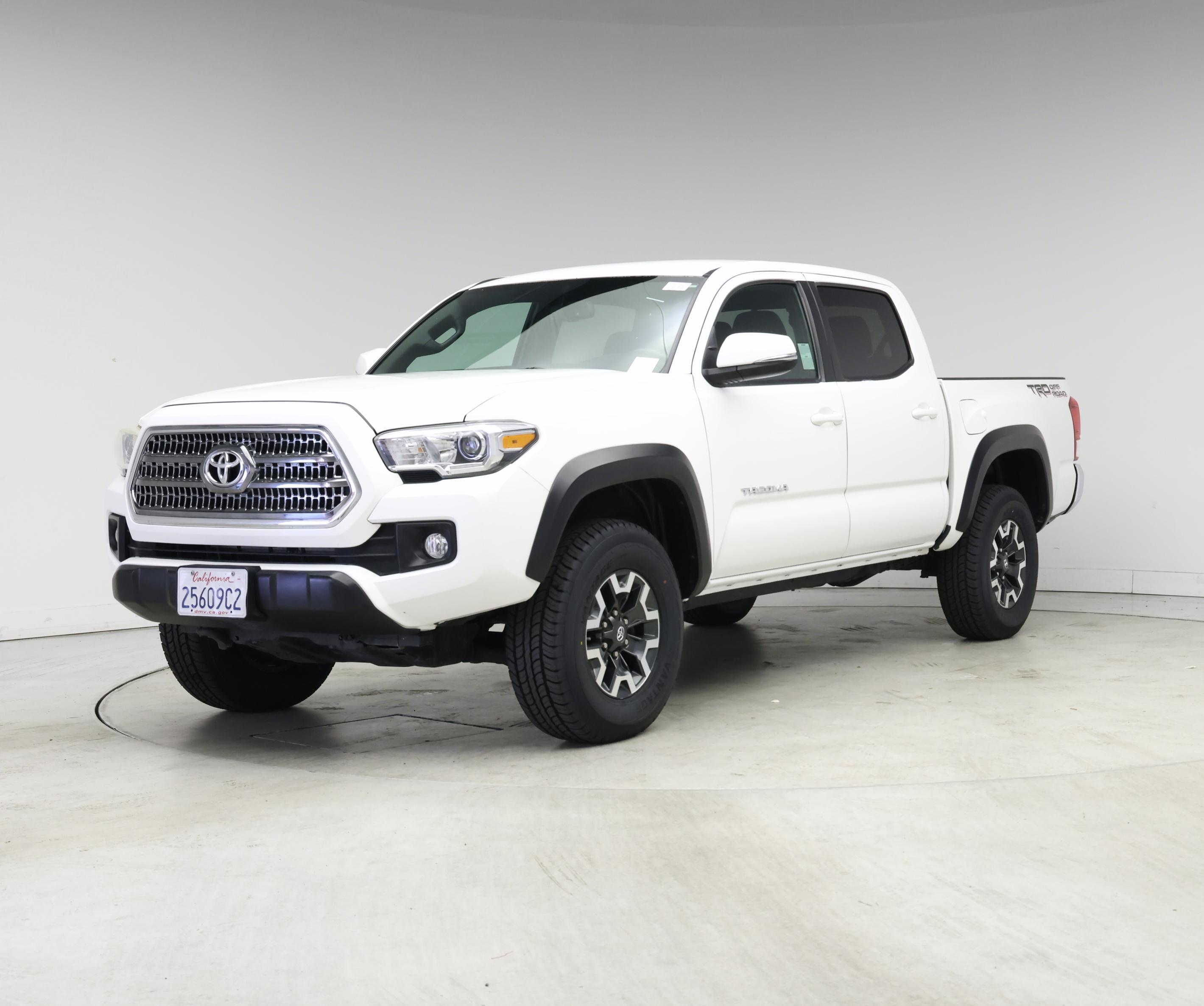 Thumbnail: 2017 Toyota Tacoma - 4