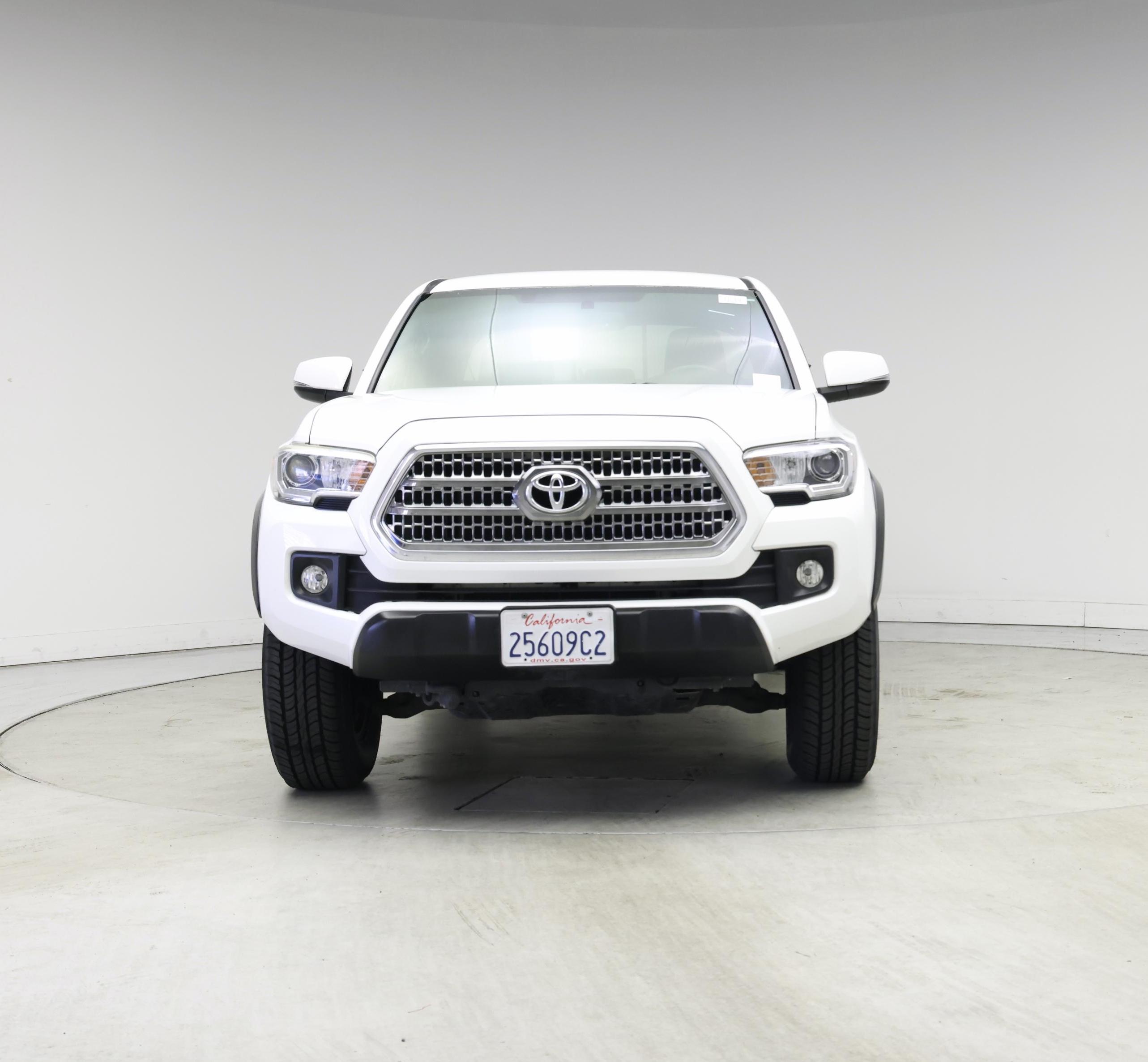 Thumbnail: 2017 Toyota Tacoma - 5