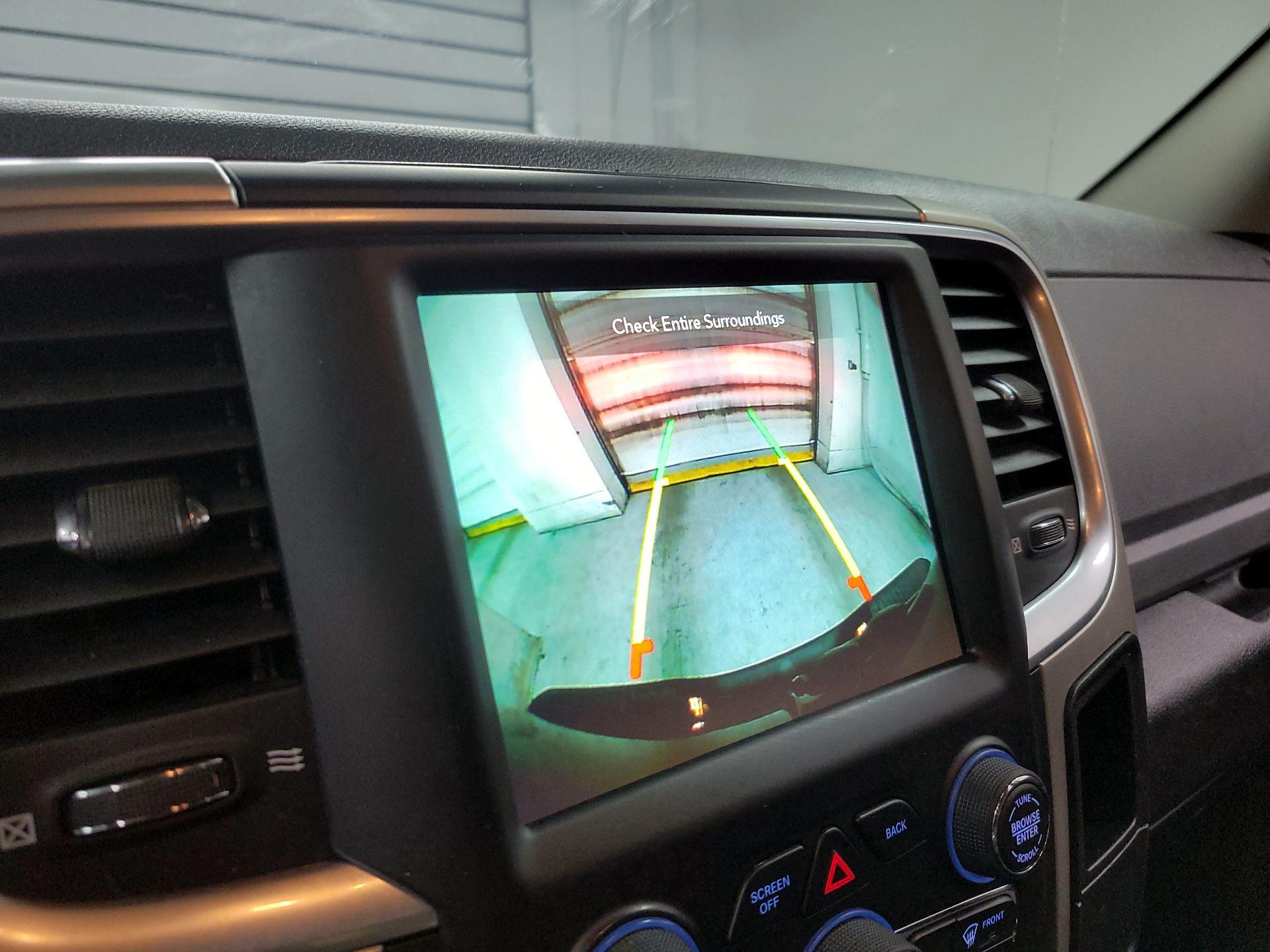 Thumbnail: 2020 RAM 1500 Classic - 14