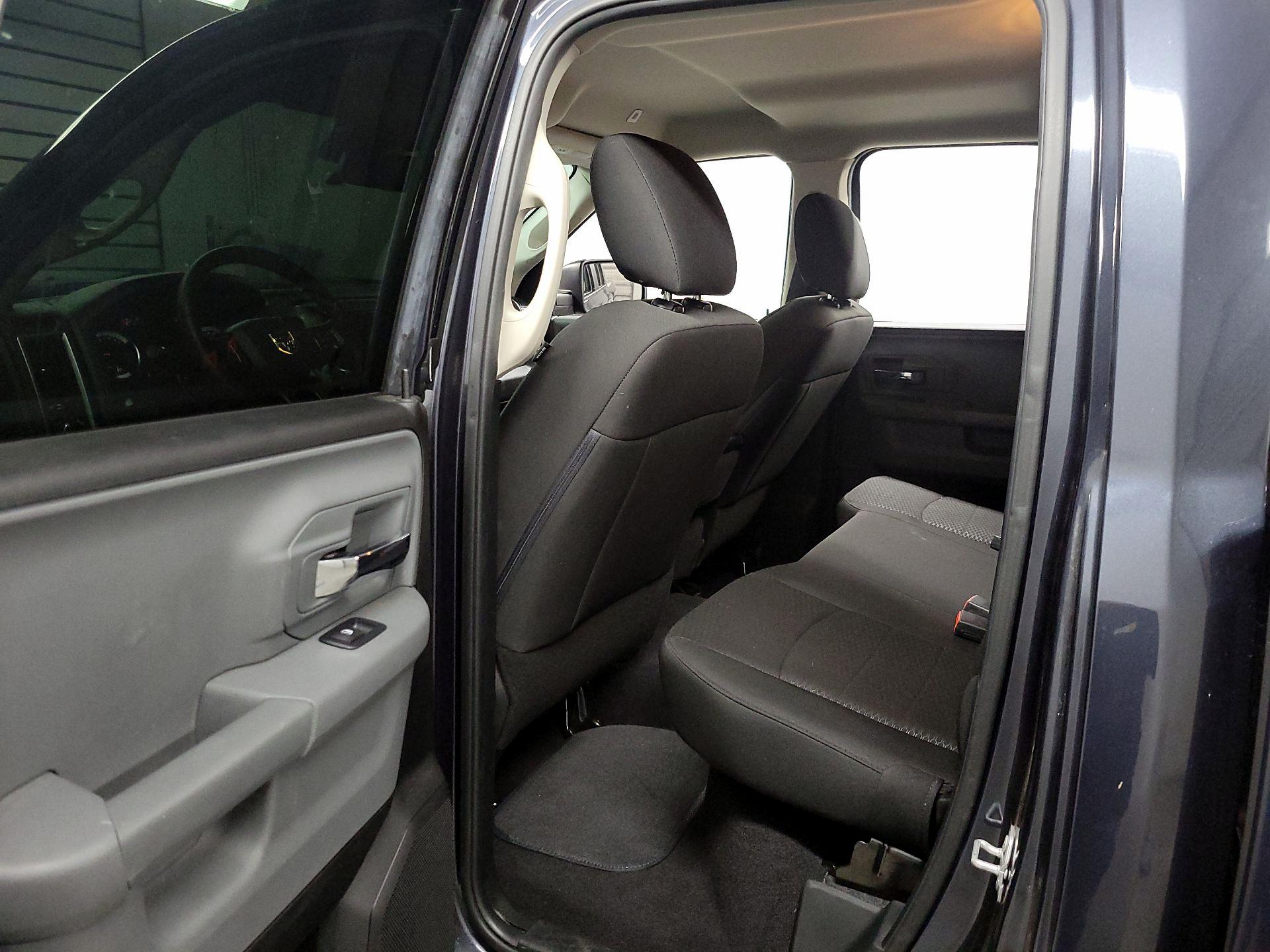 Thumbnail: 2020 RAM 1500 Classic - 19