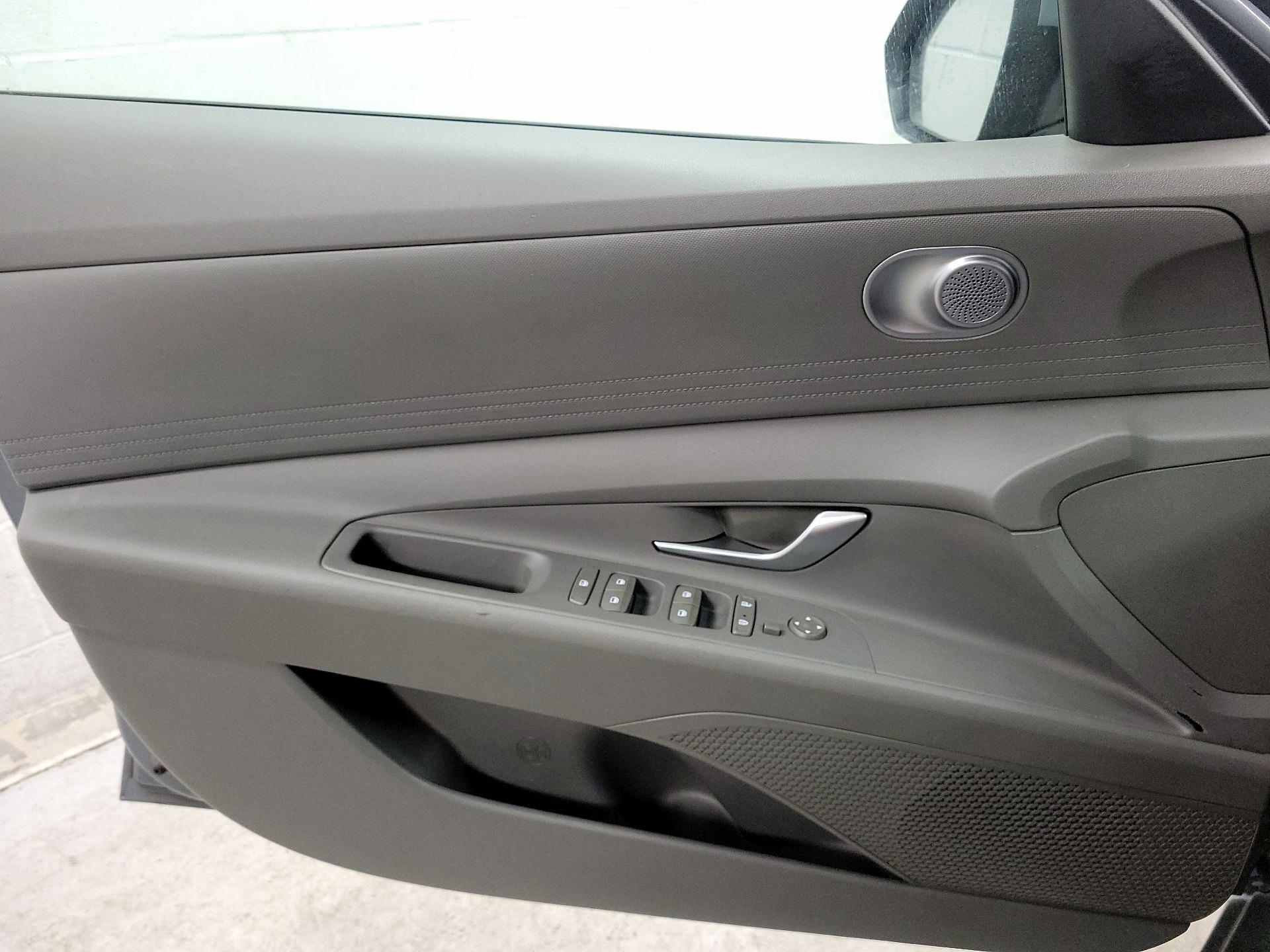 Thumbnail: 2021 Hyundai Elantra - 12