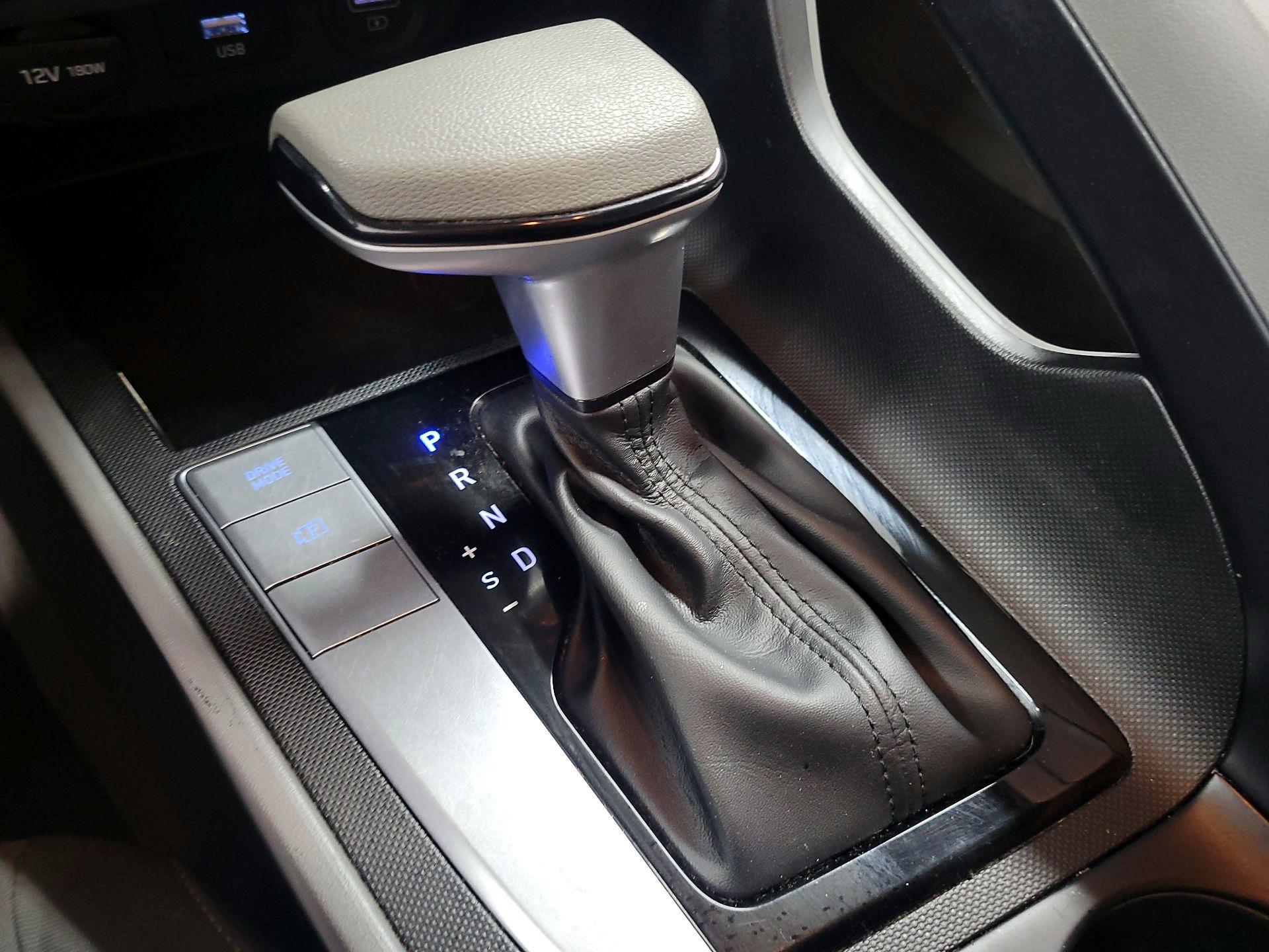 Thumbnail: 2021 Hyundai Elantra - 17