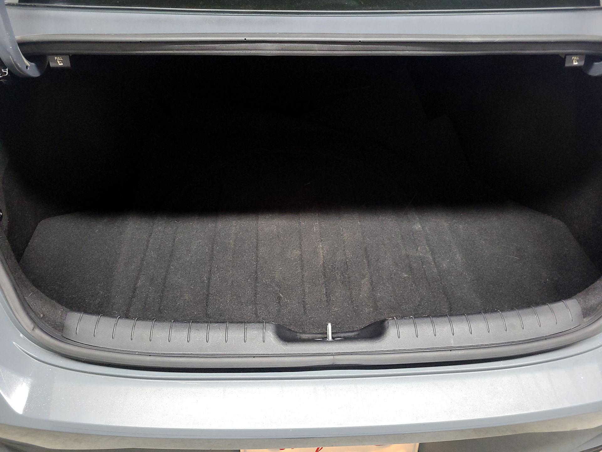 Thumbnail: 2021 Hyundai Elantra - 19