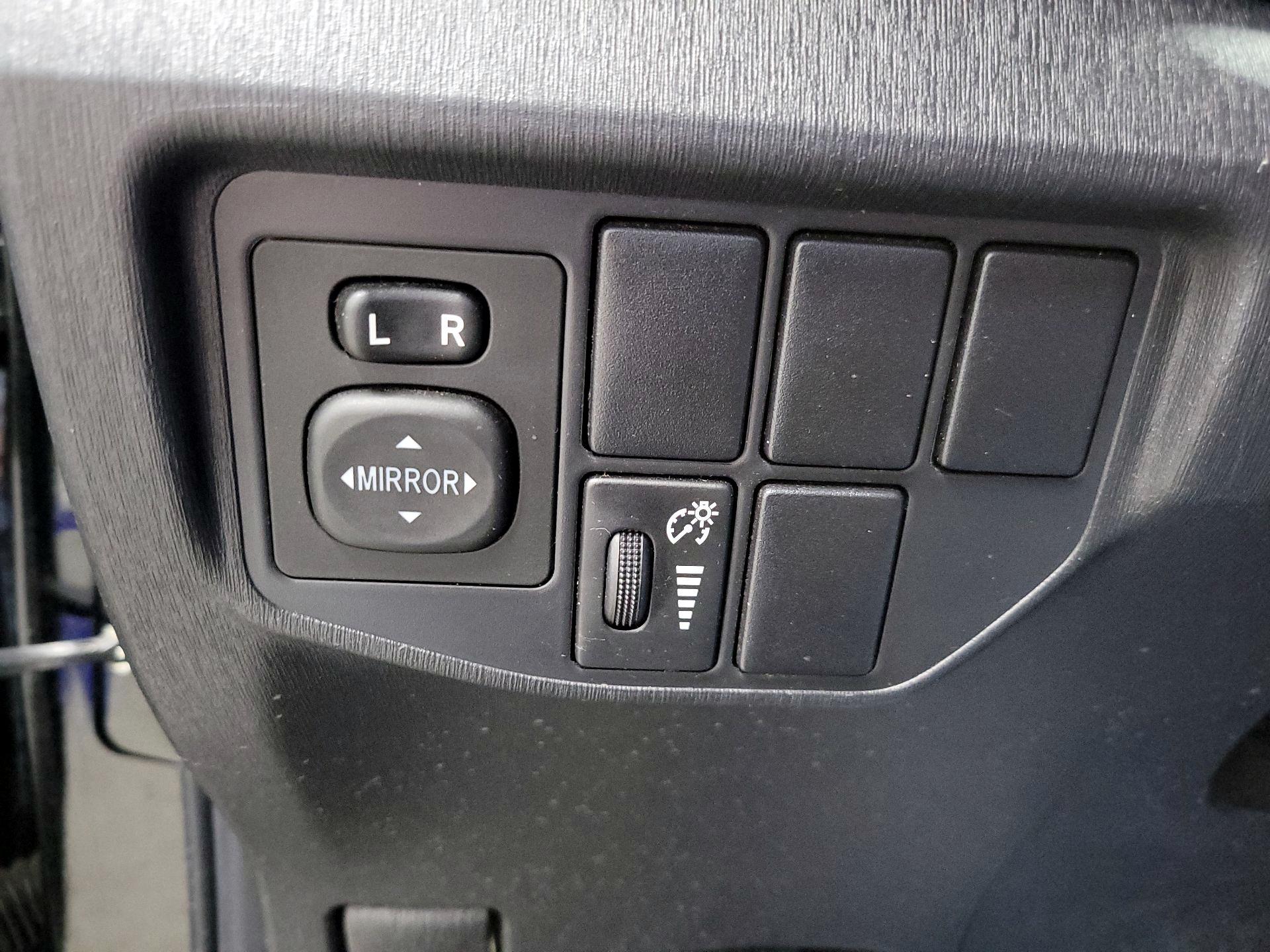 Thumbnail: 2015 Toyota Prius - 13