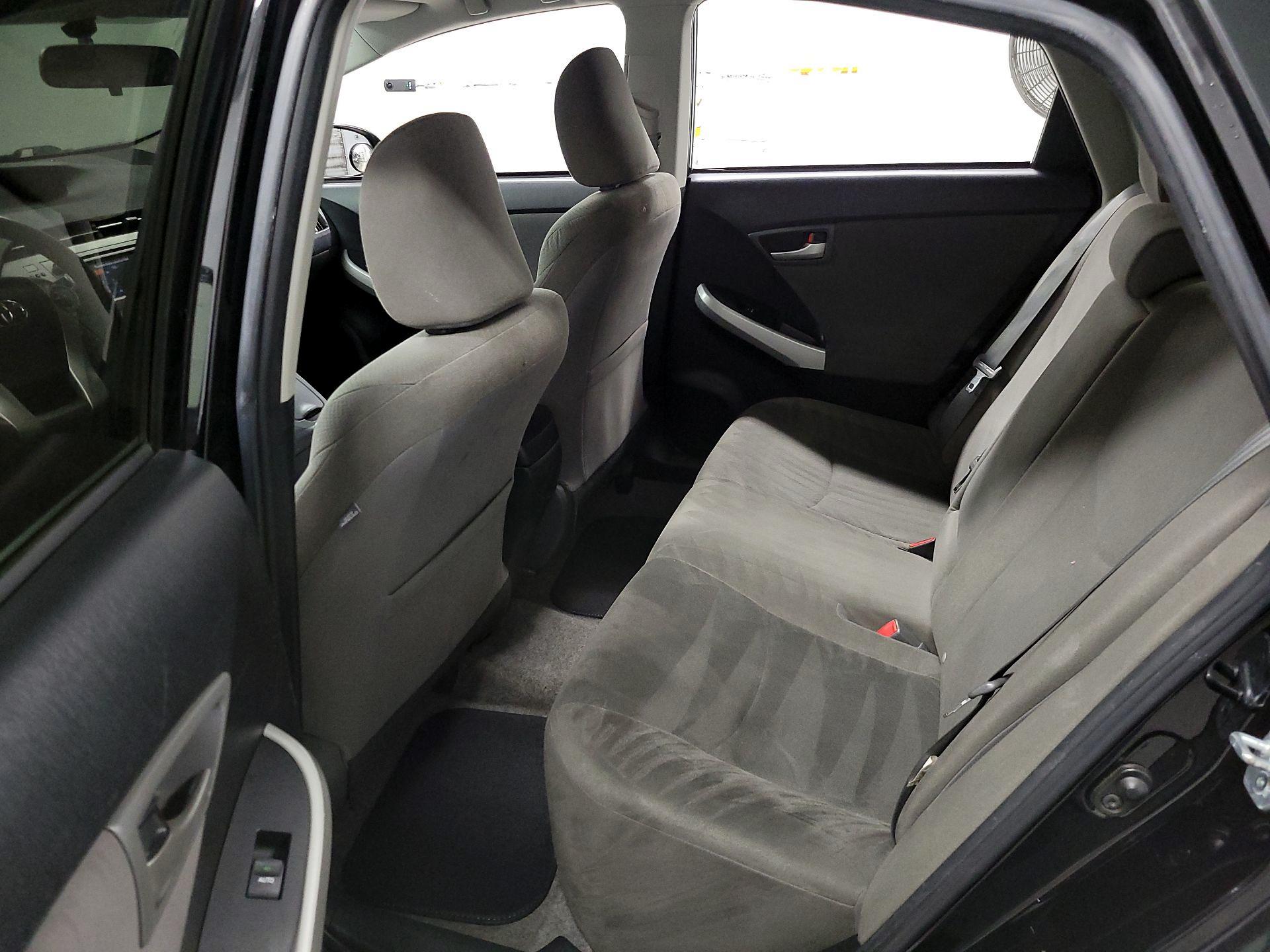 Thumbnail: 2015 Toyota Prius - 18