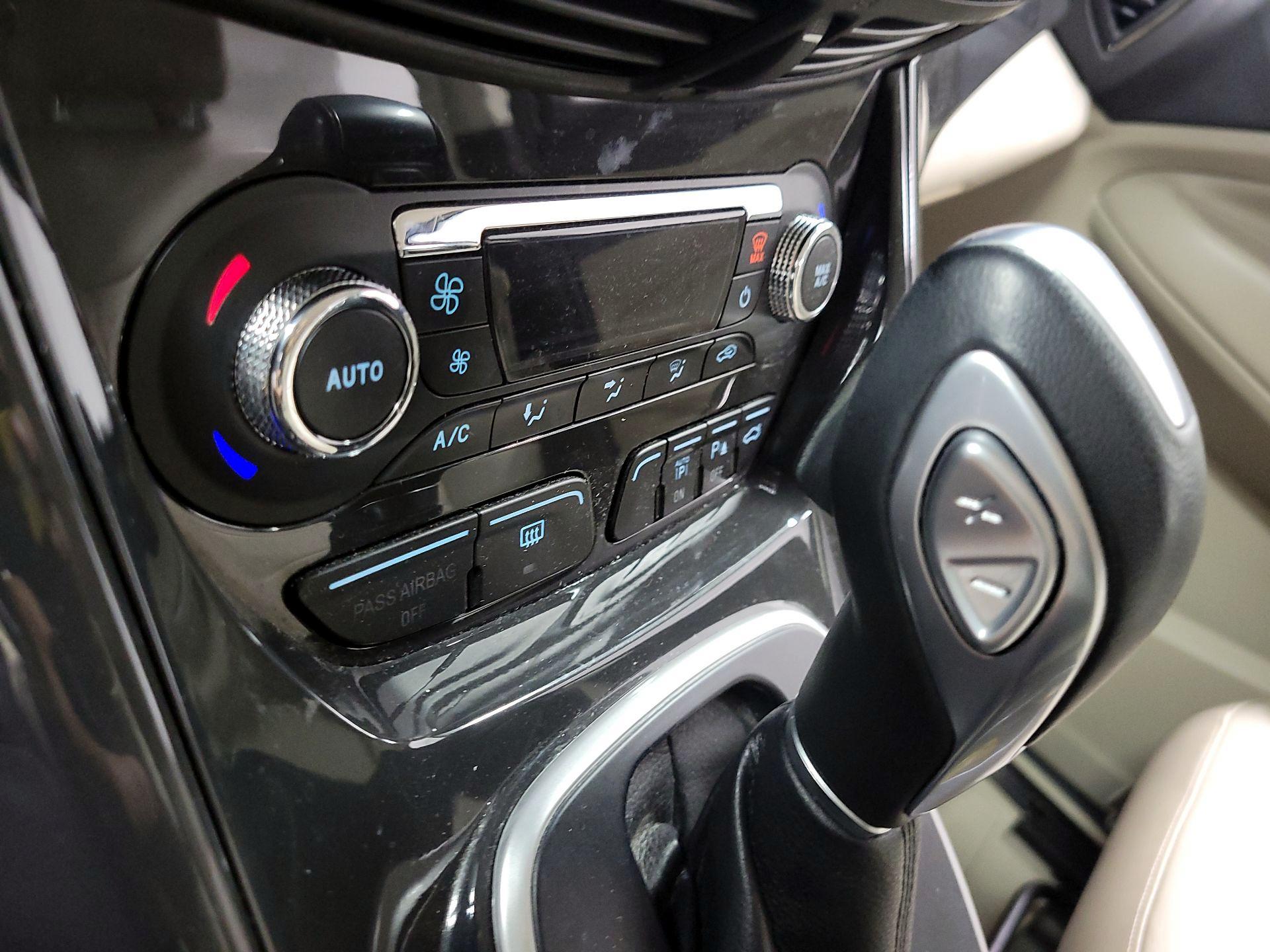 Thumbnail: 2014 Ford Escape - 16