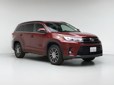 Red 2018 Toyota Highlander SE