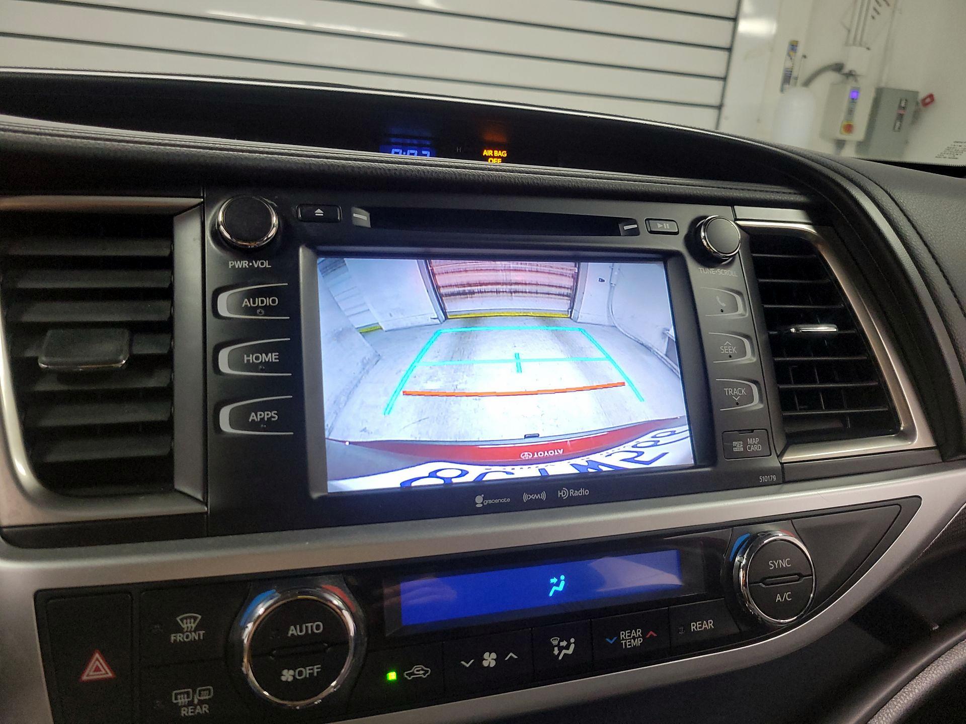 Thumbnail: 2018 Toyota Highlander - 15