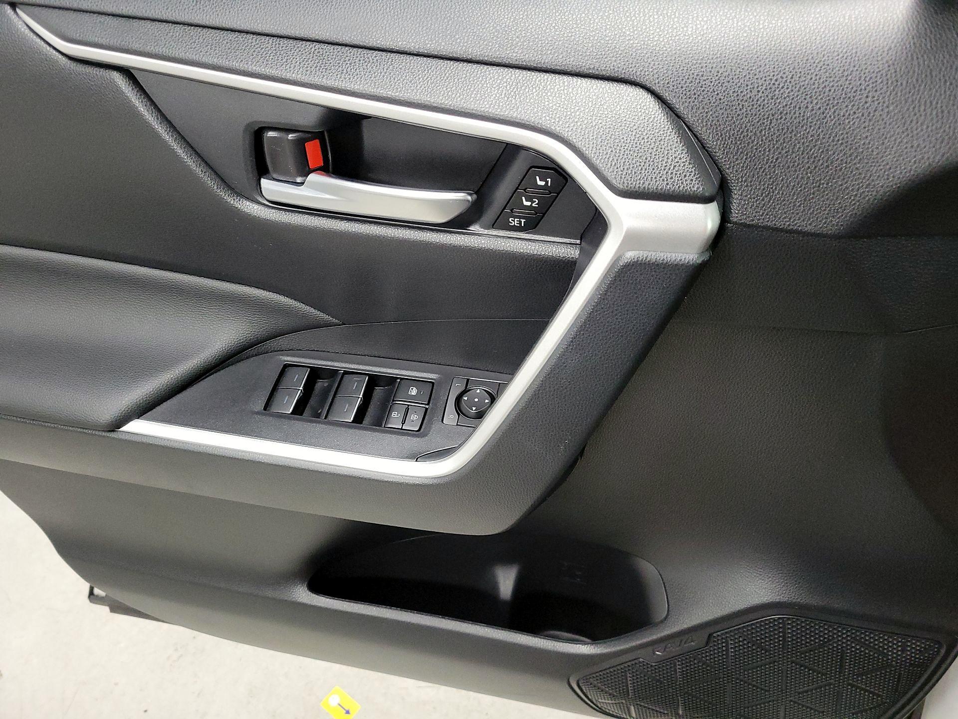 Thumbnail: 2023 Toyota RAV4 - 12