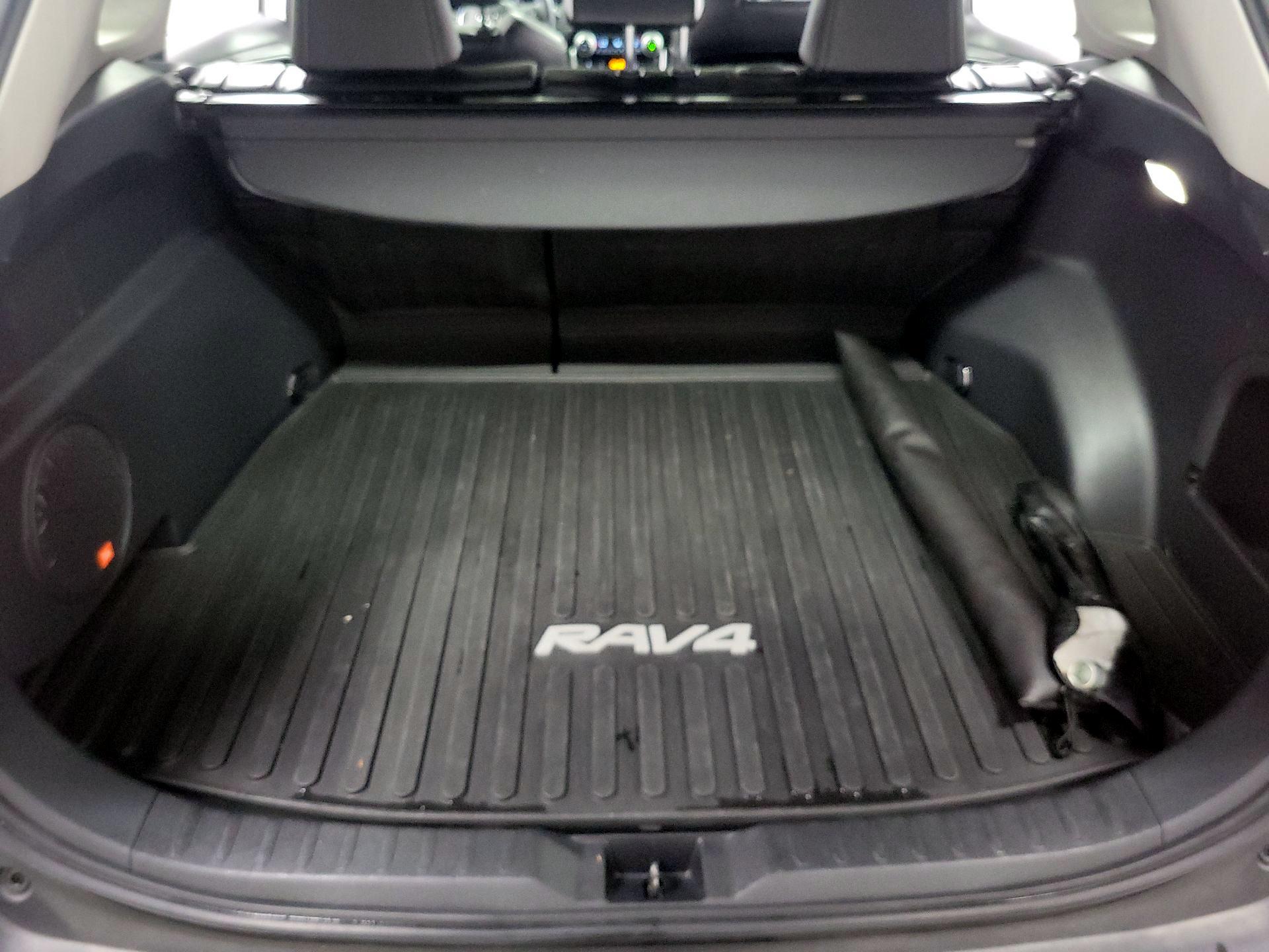 Thumbnail: 2023 Toyota RAV4 - 17