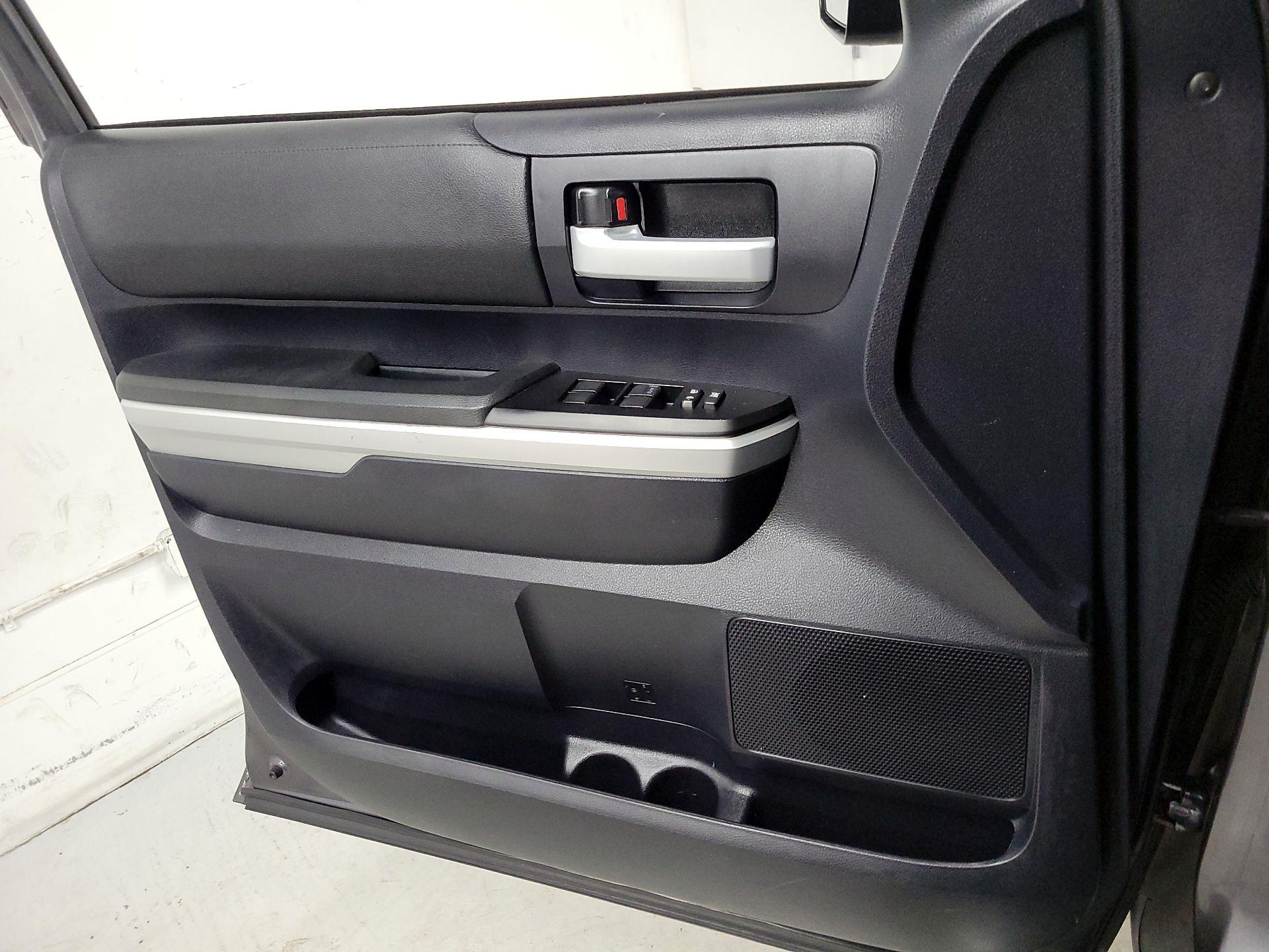 Thumbnail: 2015 Toyota Tundra - 12