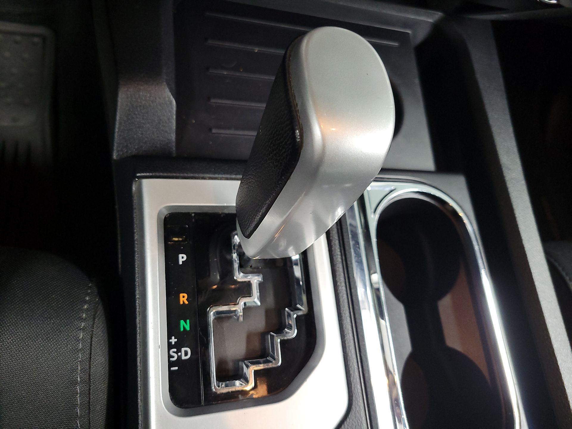 Thumbnail: 2015 Toyota Tundra - 16