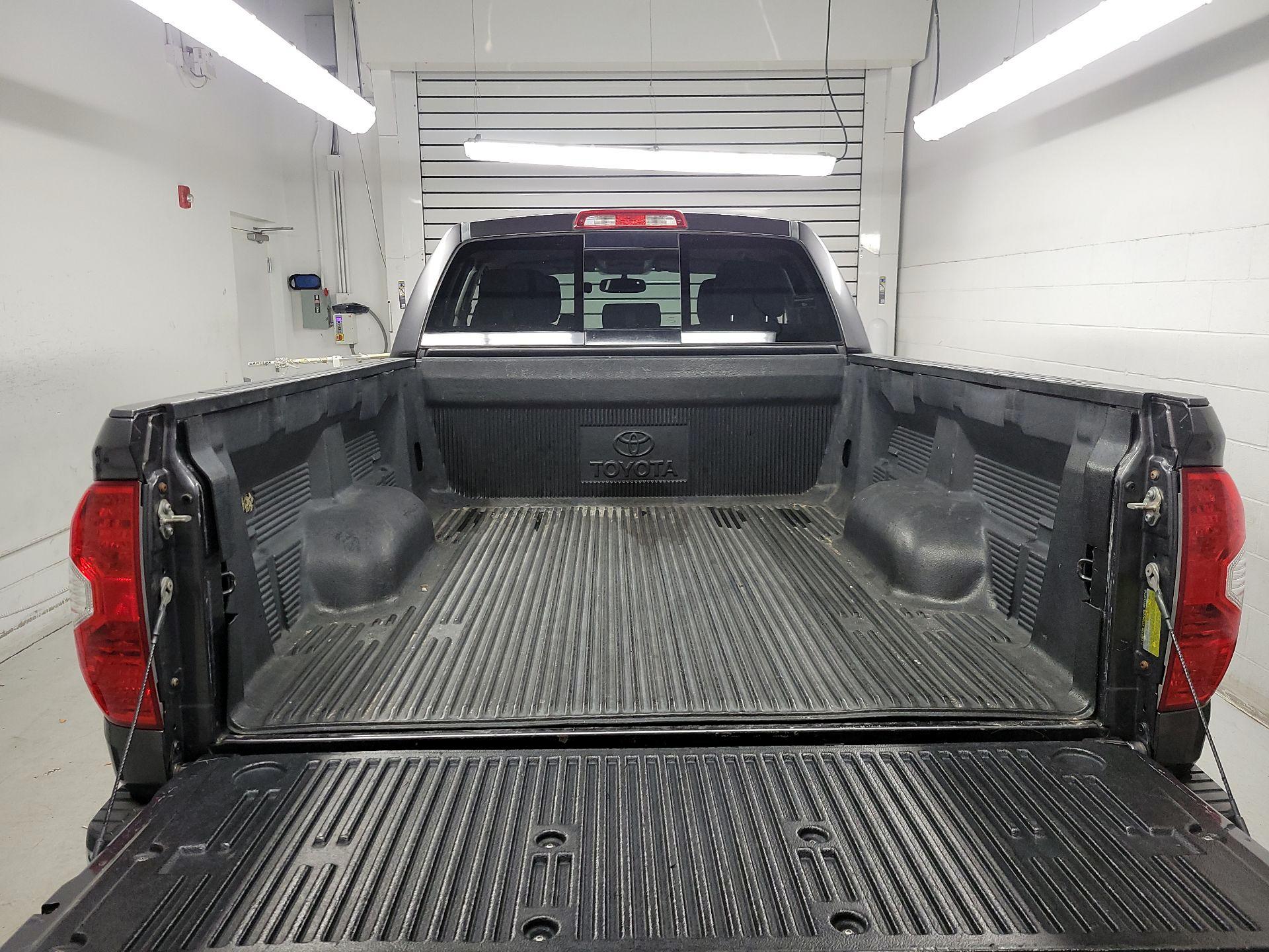 Thumbnail: 2015 Toyota Tundra - 18