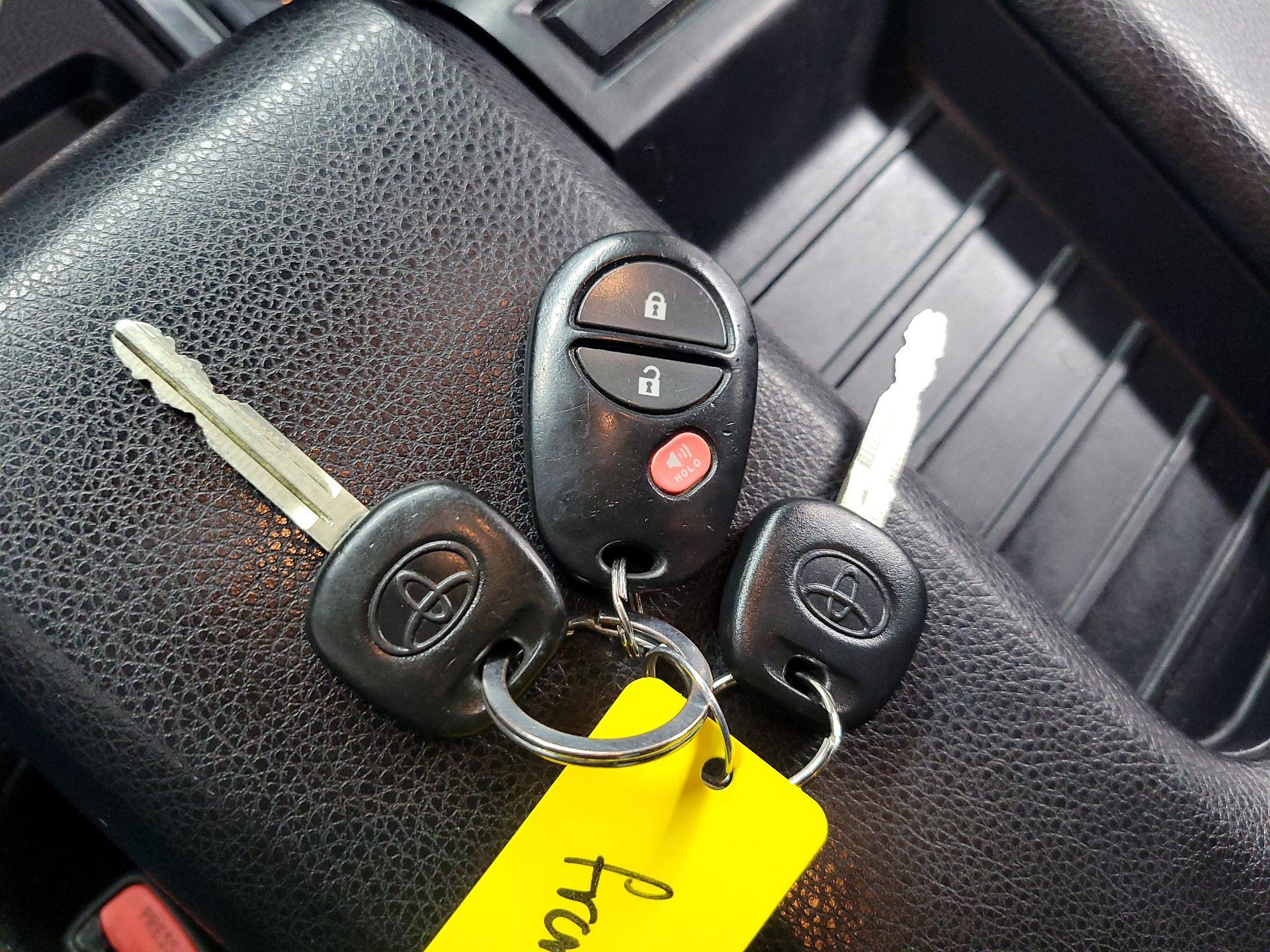 Thumbnail: 2015 Toyota Tundra - 20