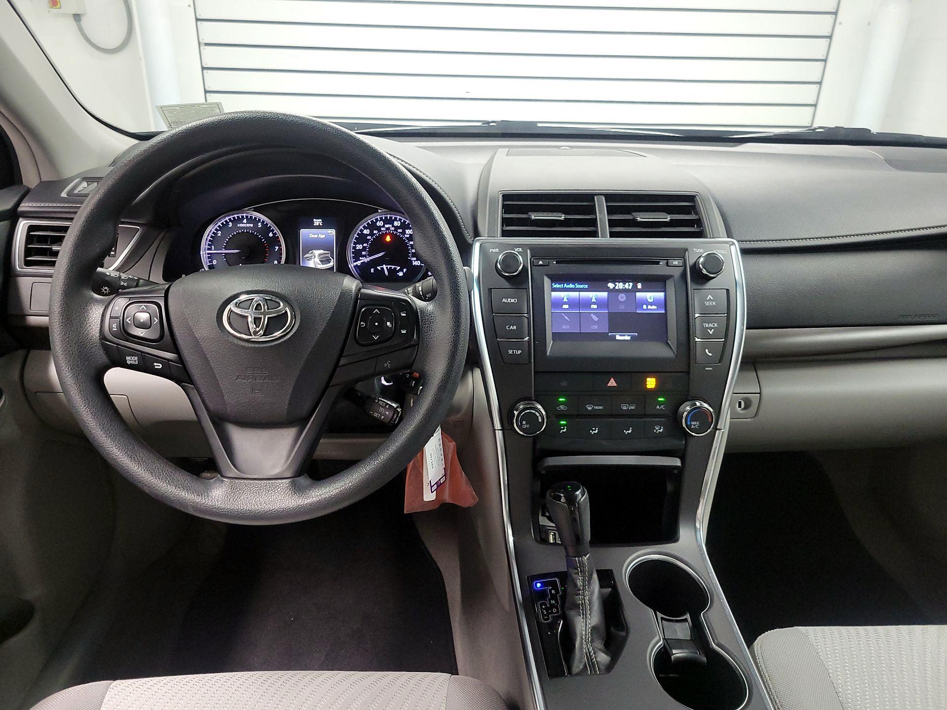 Thumbnail: 2017 Toyota Camry - 9