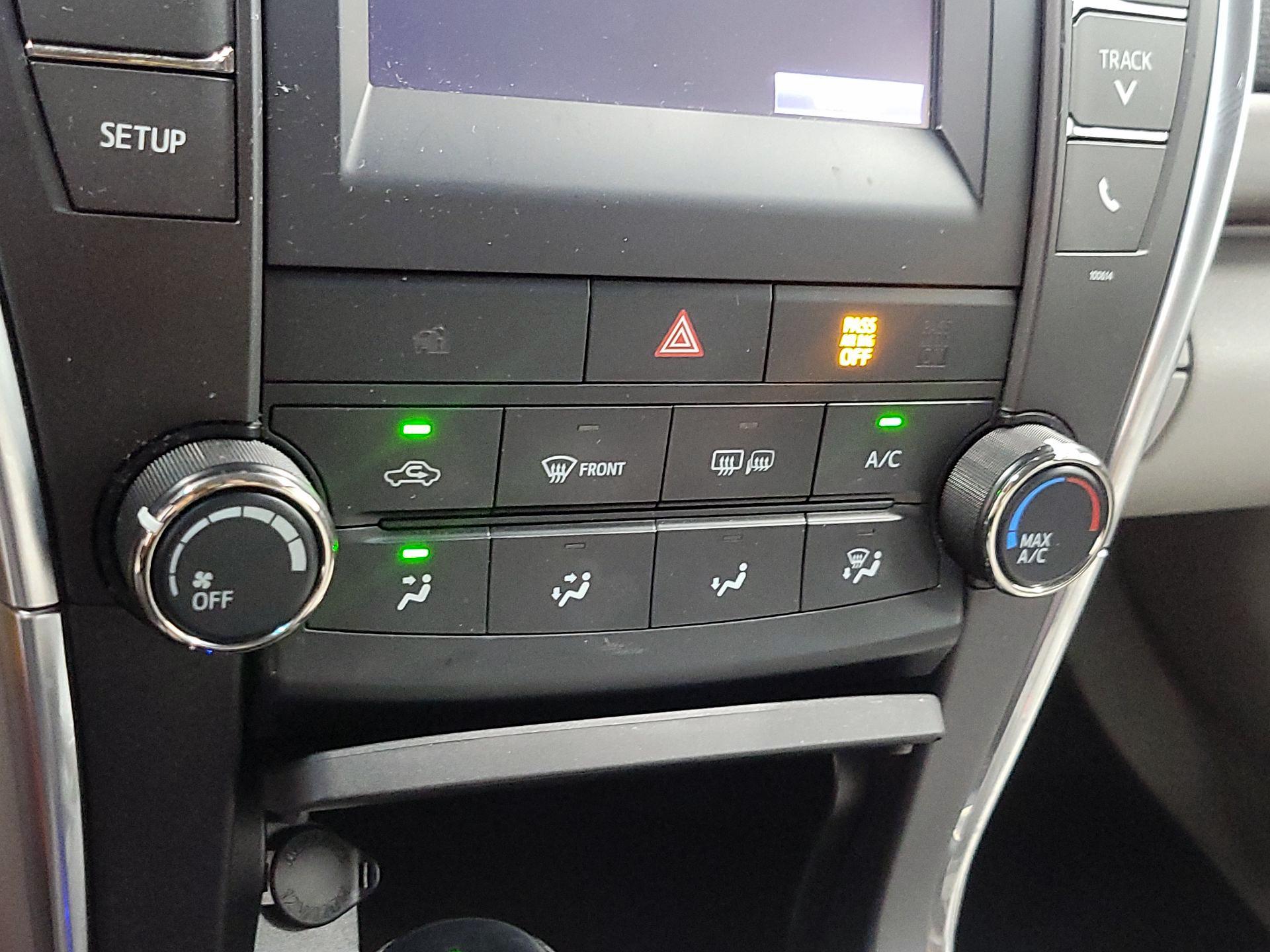 Thumbnail: 2017 Toyota Camry - 15