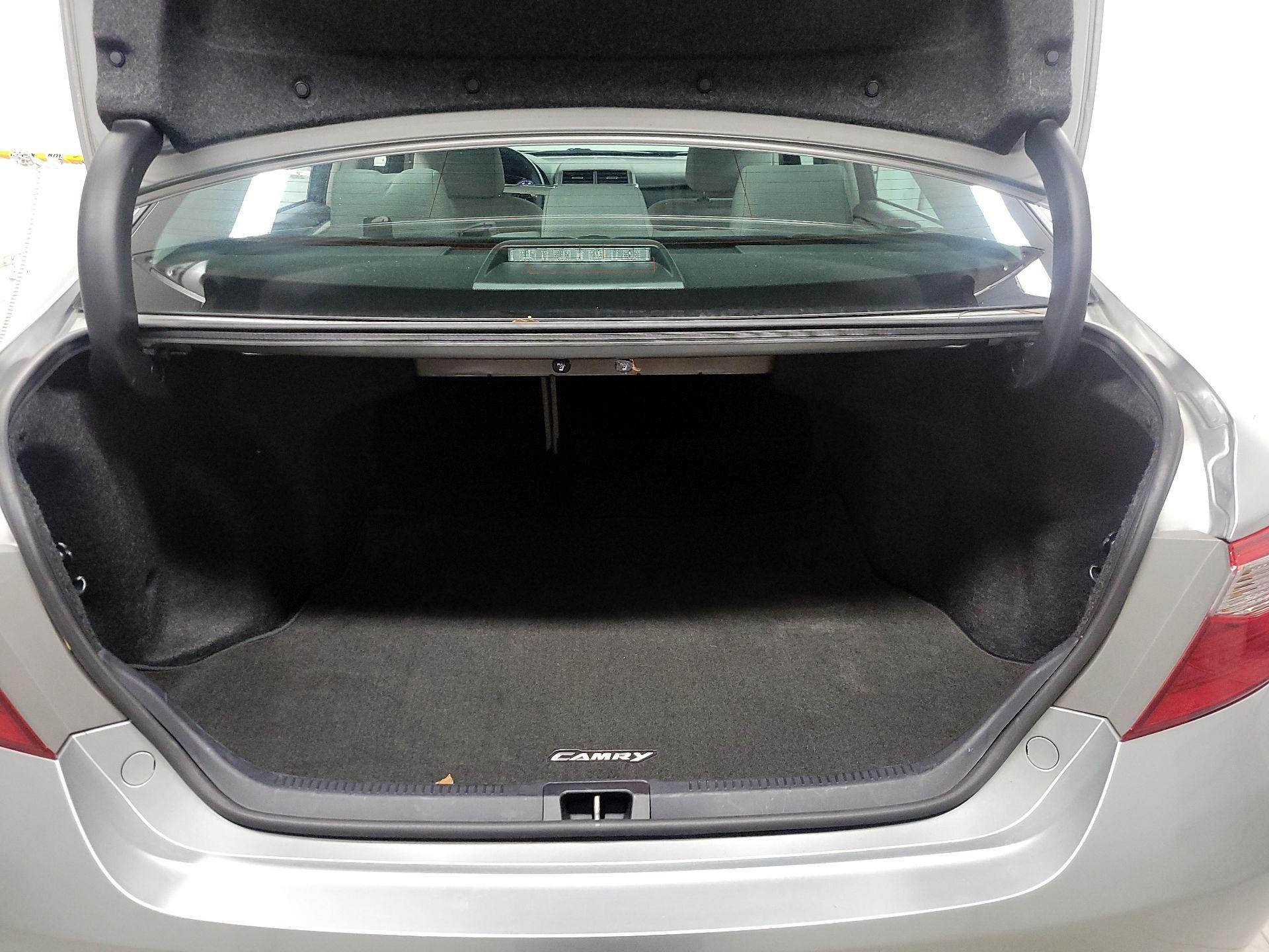 Thumbnail: 2017 Toyota Camry - 18