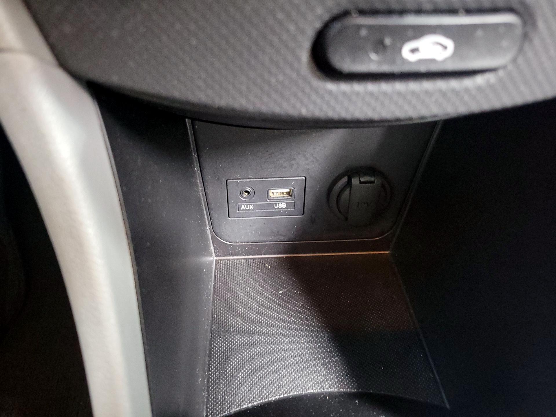 Thumbnail: 2016 Hyundai Accent - 17