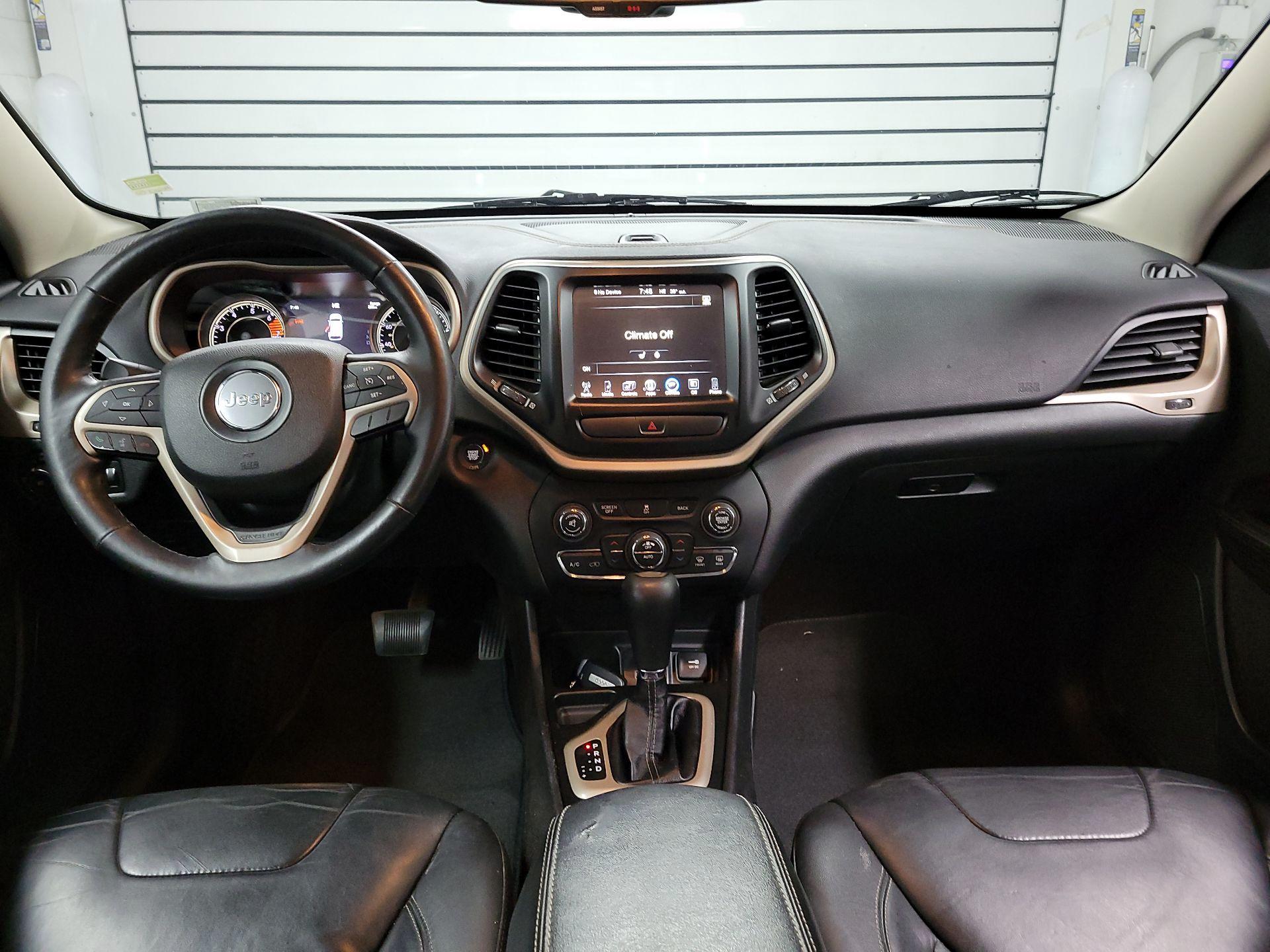 Thumbnail: 2017 Jeep Cherokee - 9