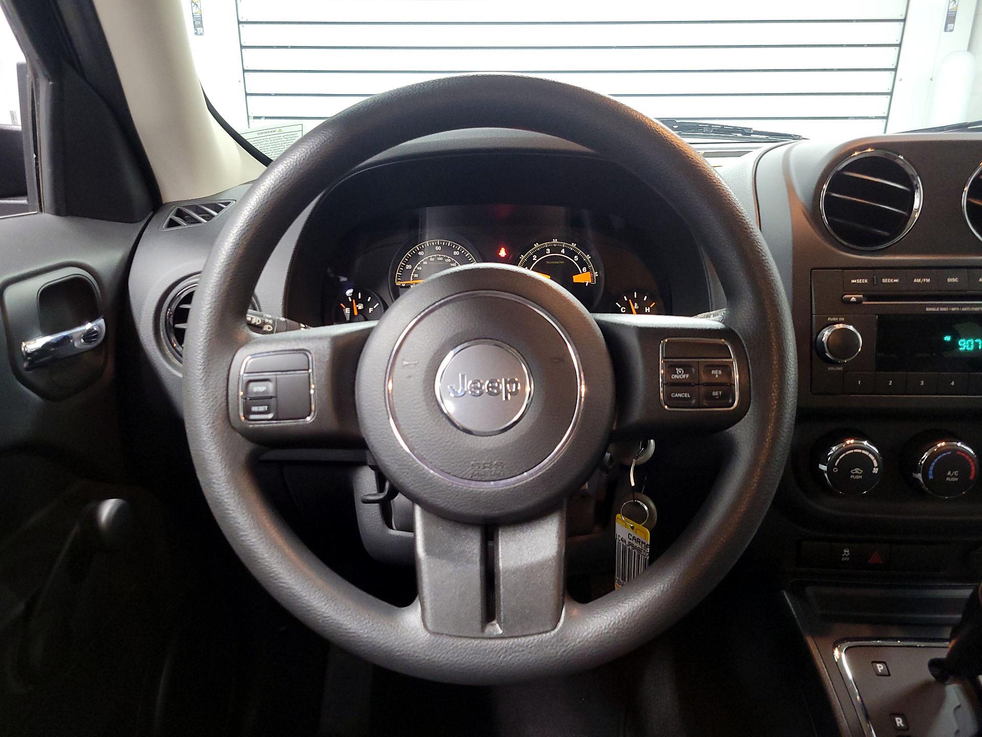 Thumbnail: 2014 Jeep Patriot - 10