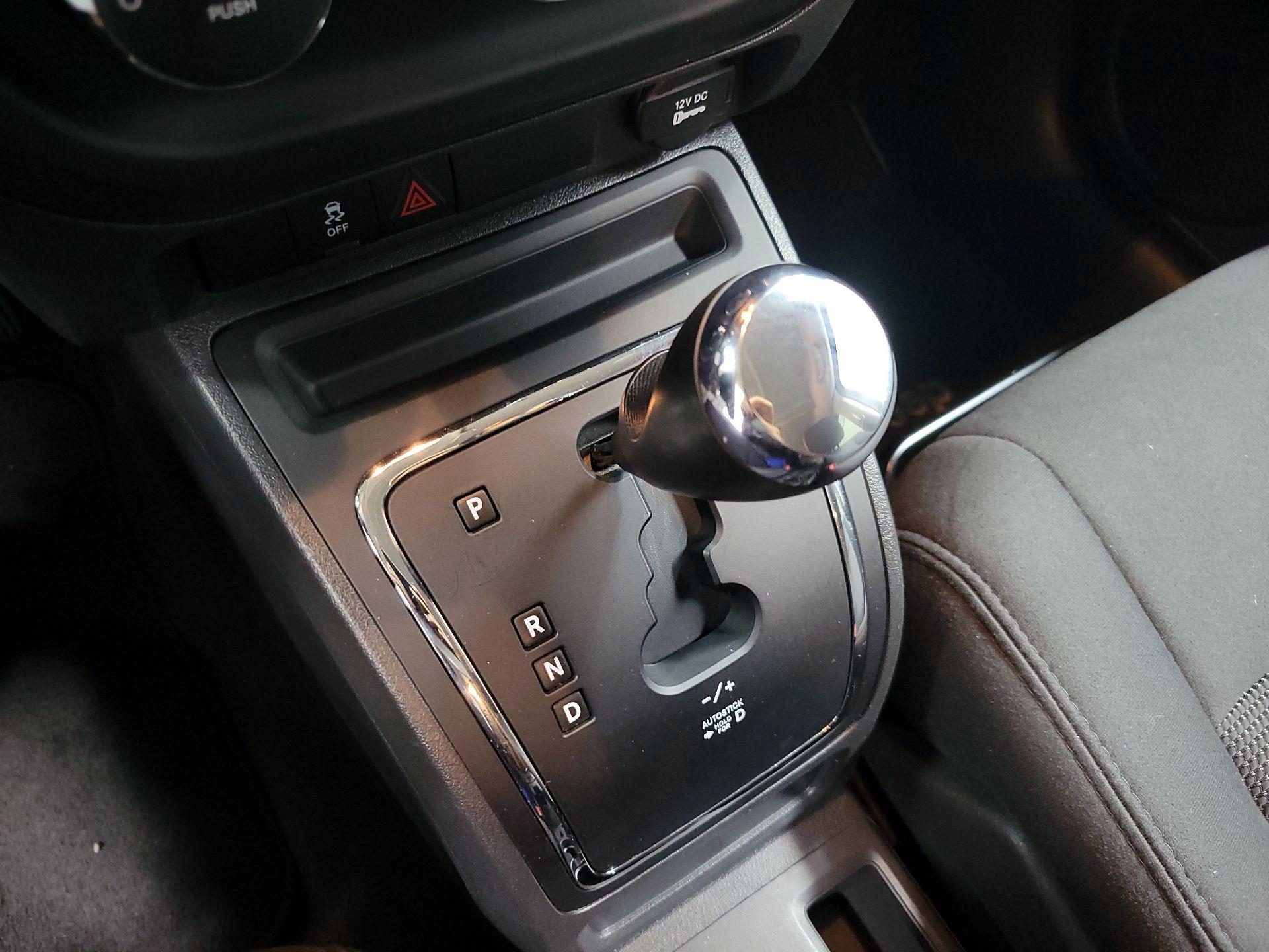 Thumbnail: 2014 Jeep Patriot - 15