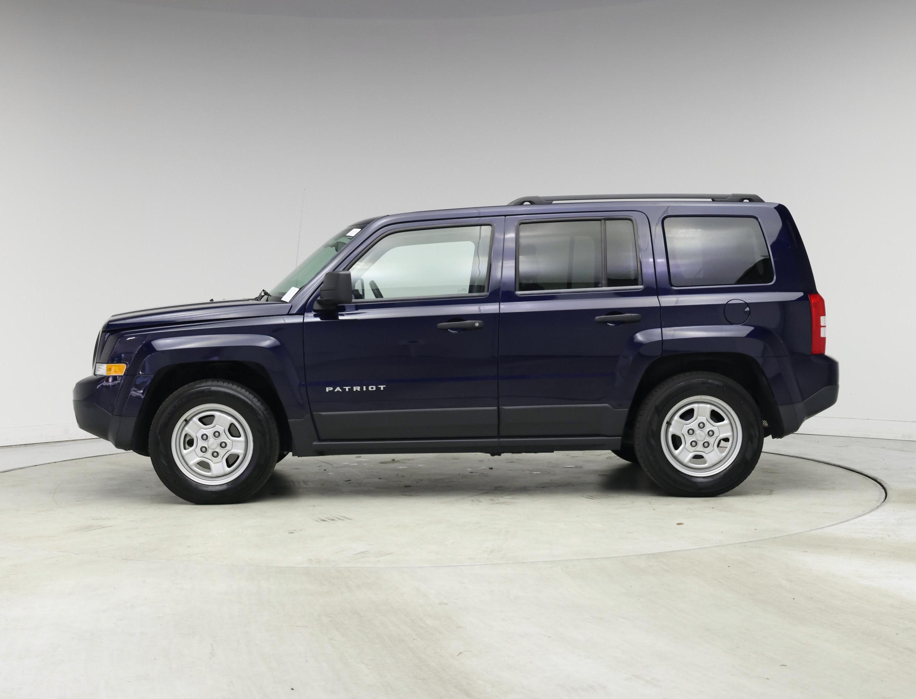 Thumbnail: 2014 Jeep Patriot - 3
