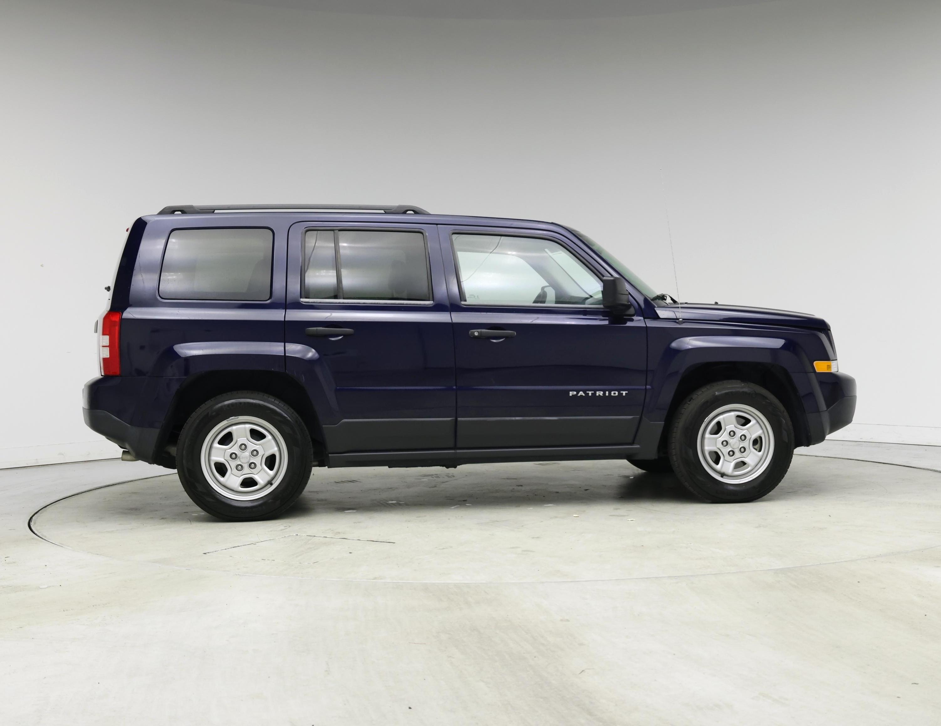 Thumbnail: 2014 Jeep Patriot - 7