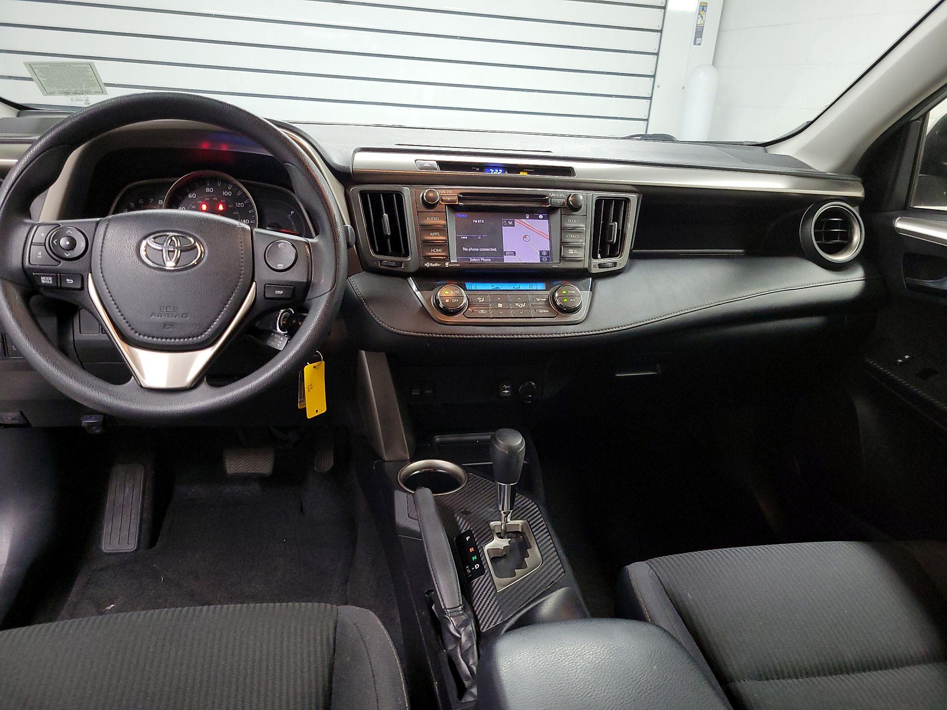 Thumbnail: 2015 Toyota RAV4 - 9
