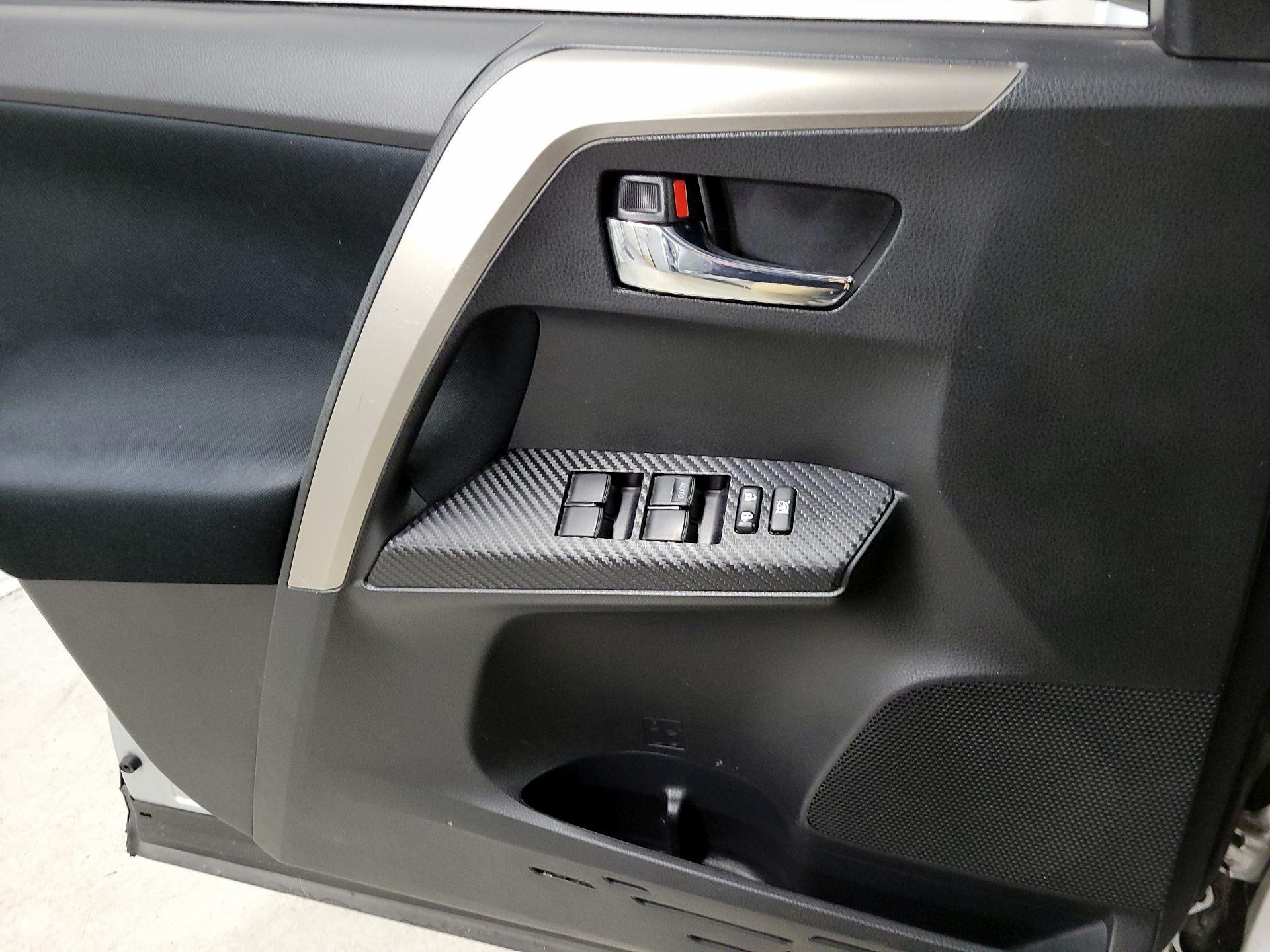 Thumbnail: 2015 Toyota RAV4 - 12