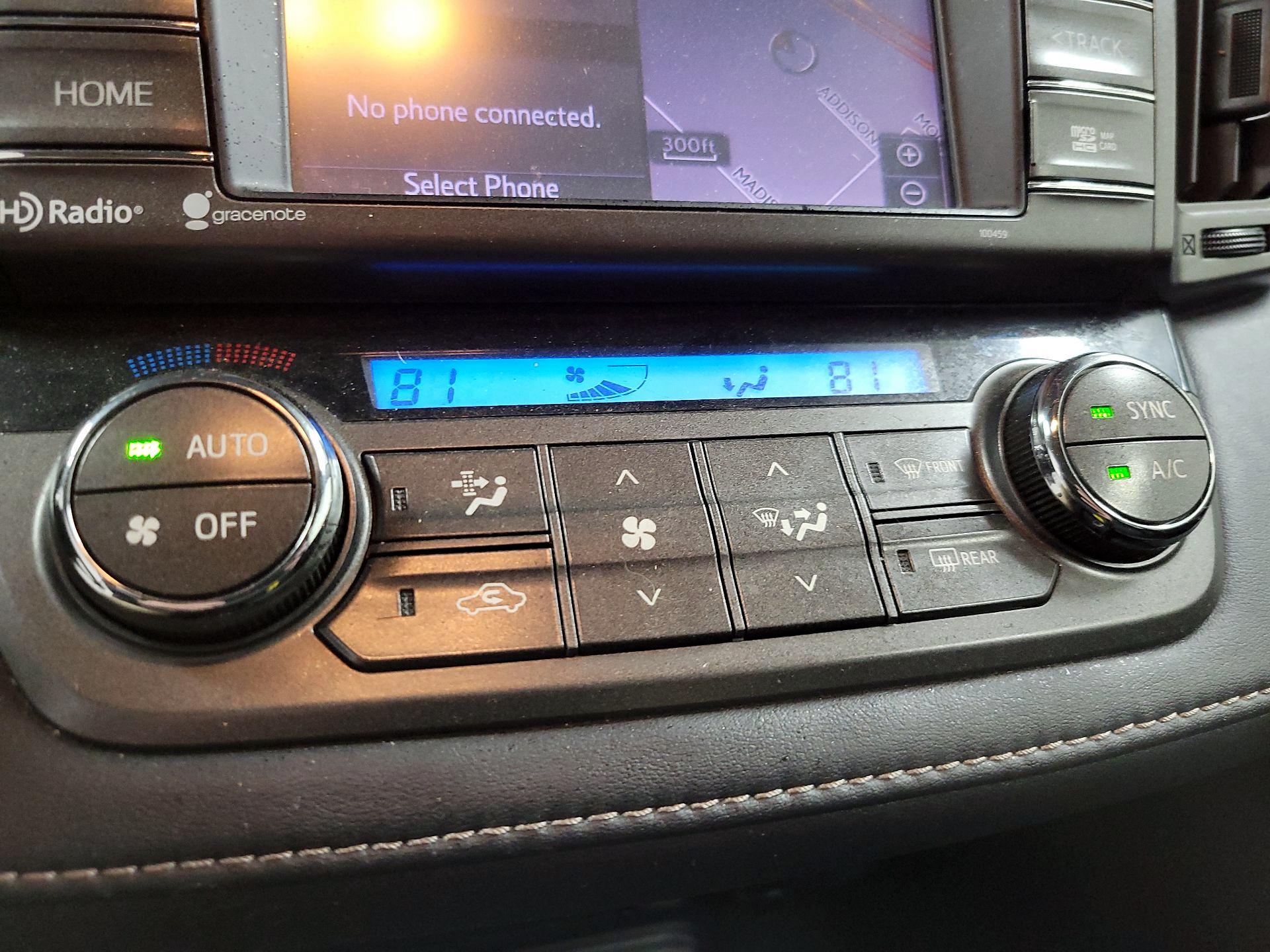 Thumbnail: 2015 Toyota RAV4 - 16