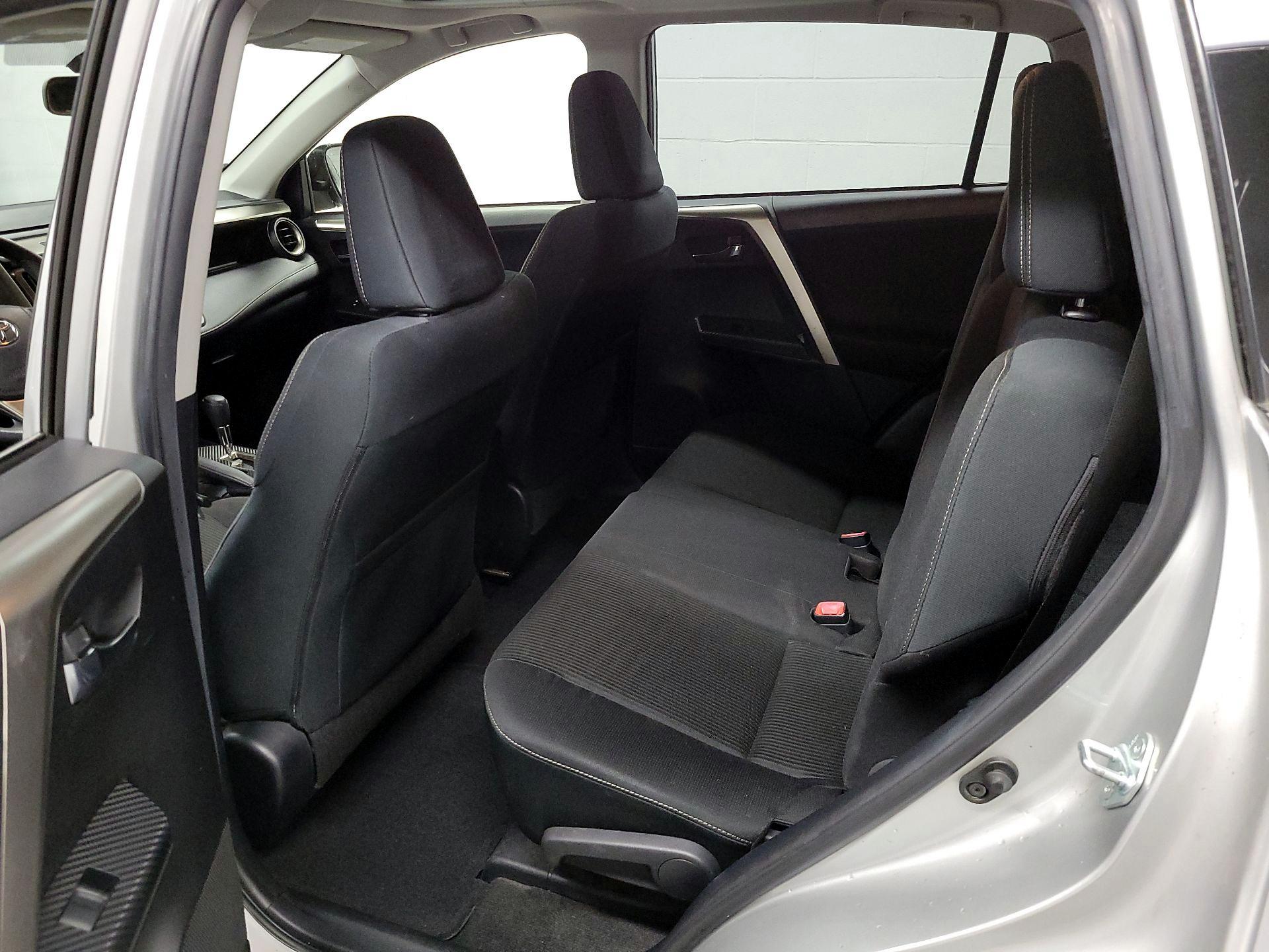 Thumbnail: 2015 Toyota RAV4 - 20