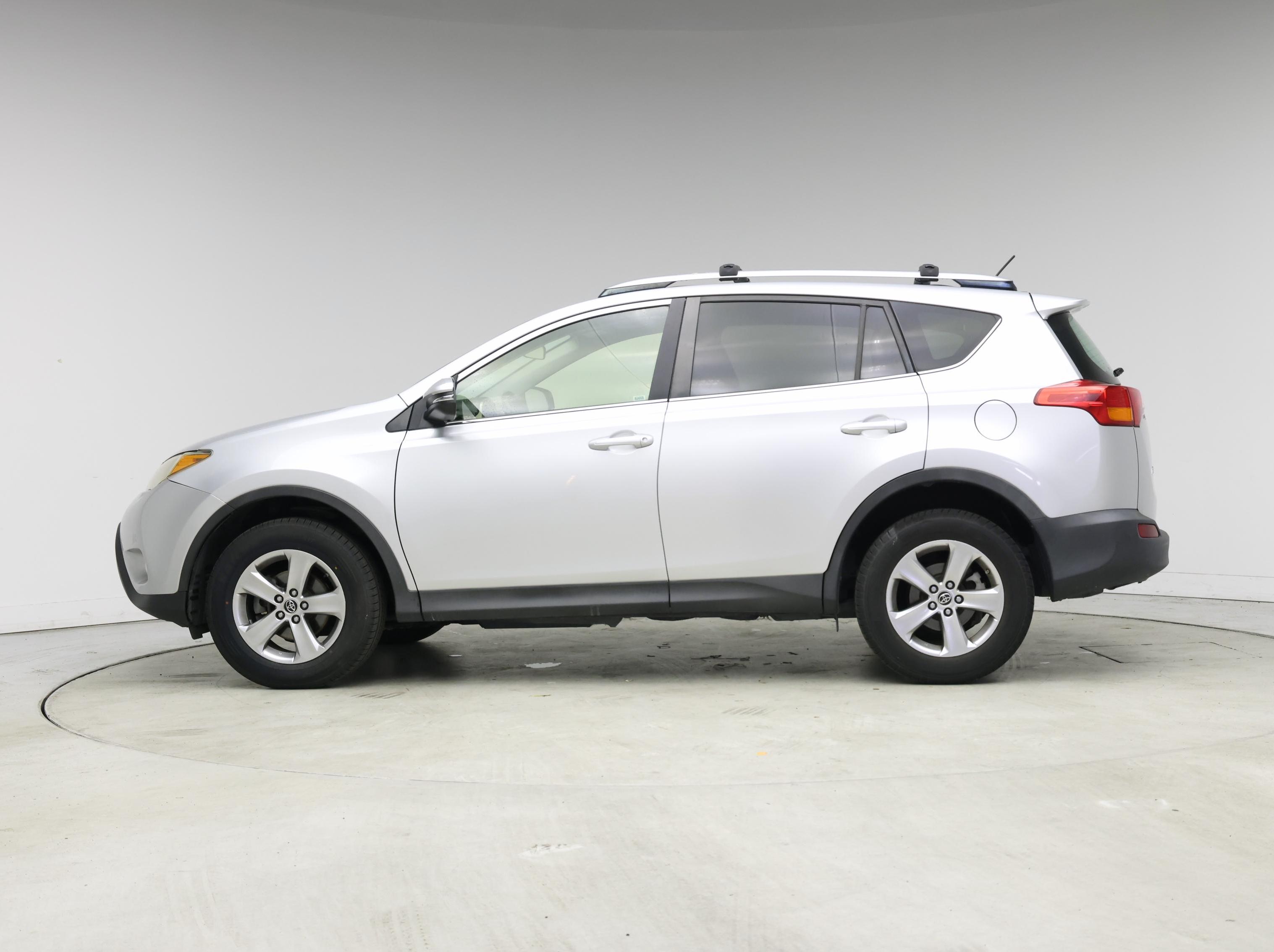 Thumbnail: 2015 Toyota RAV4 - 3