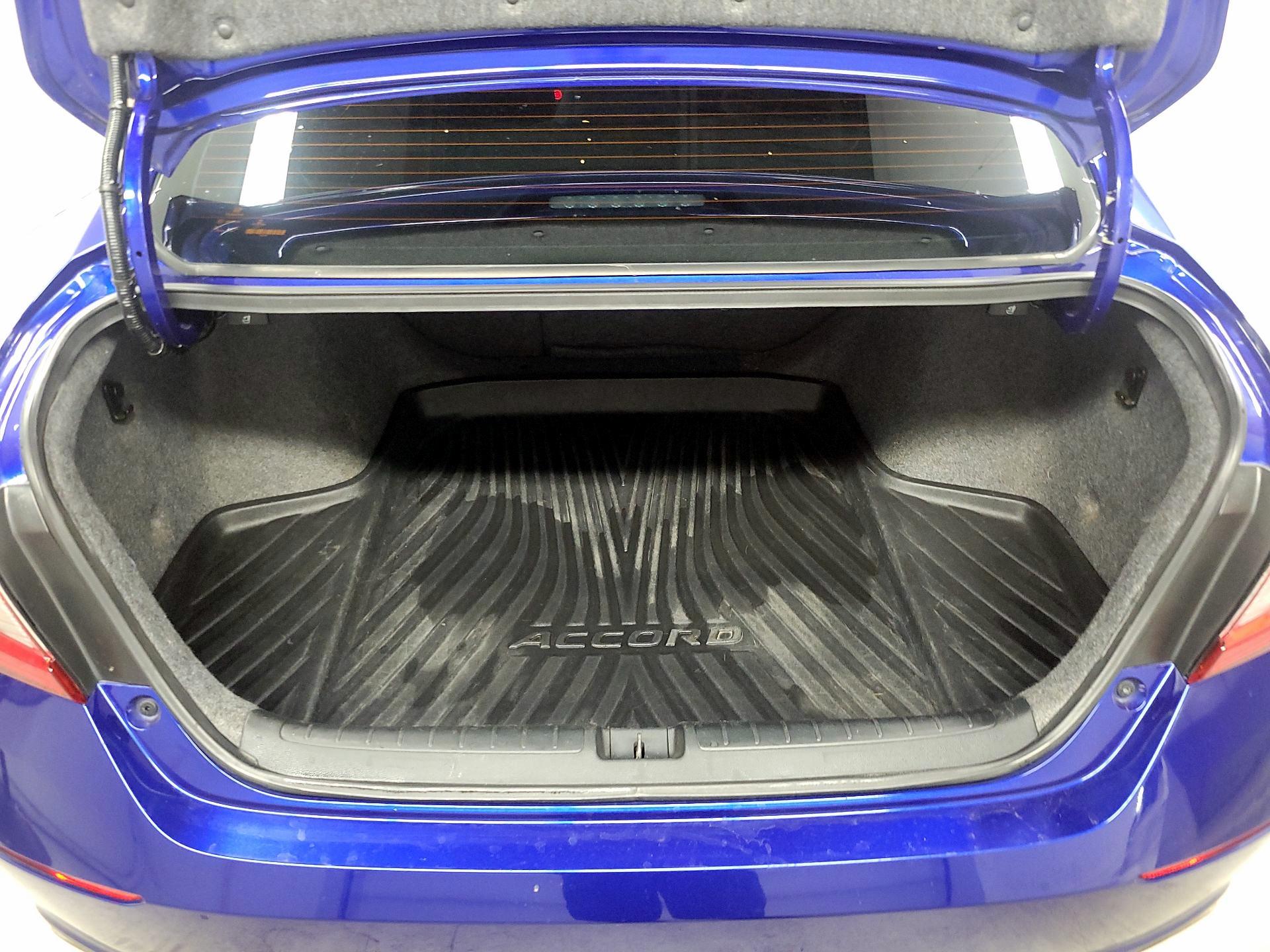 Thumbnail: 2018 Honda Accord - 18