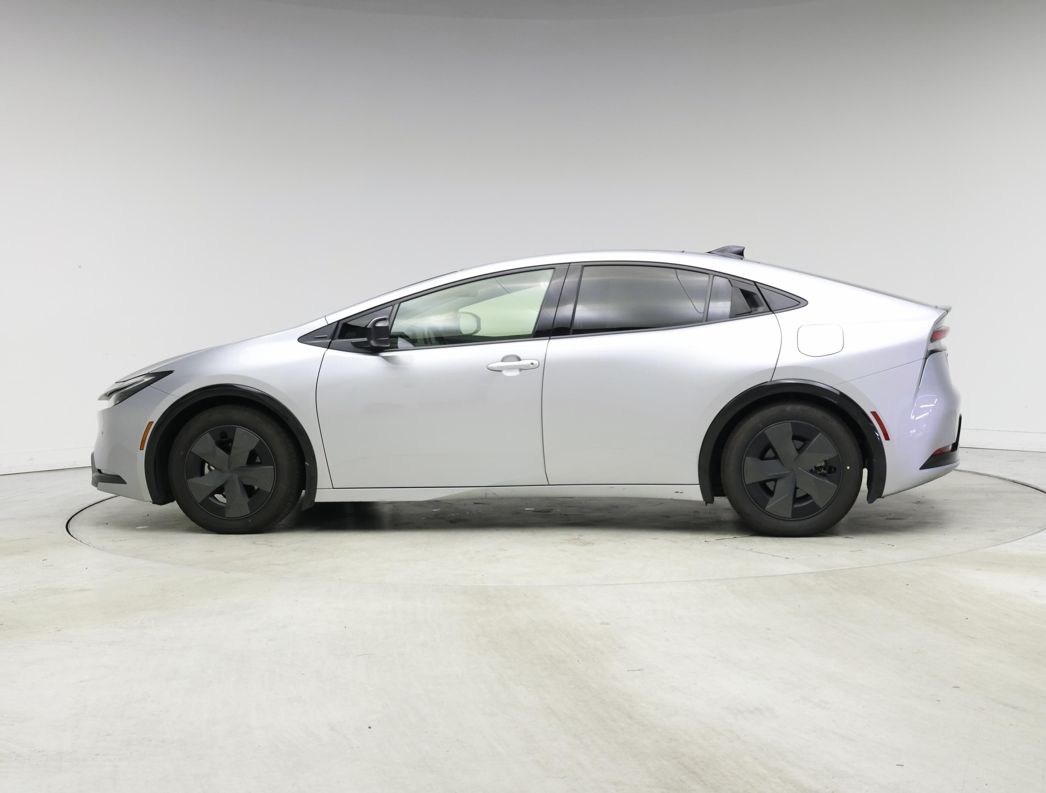 Thumbnail: 2024 Toyota Prius - 3