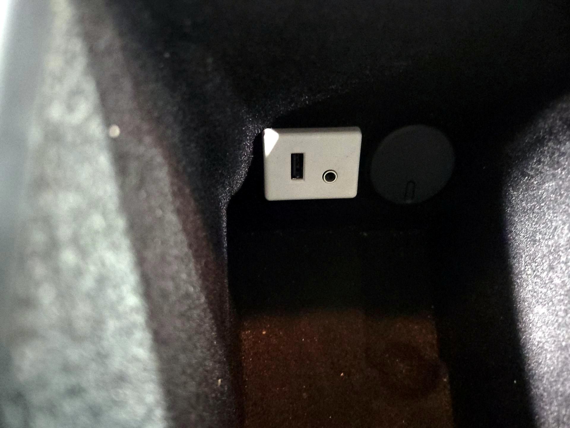 Thumbnail: 2015 Cadillac SRX - 19