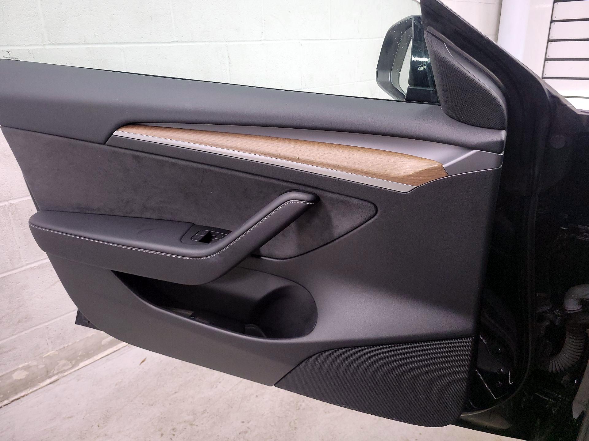 Thumbnail: 2023 Tesla Model 3 - 12