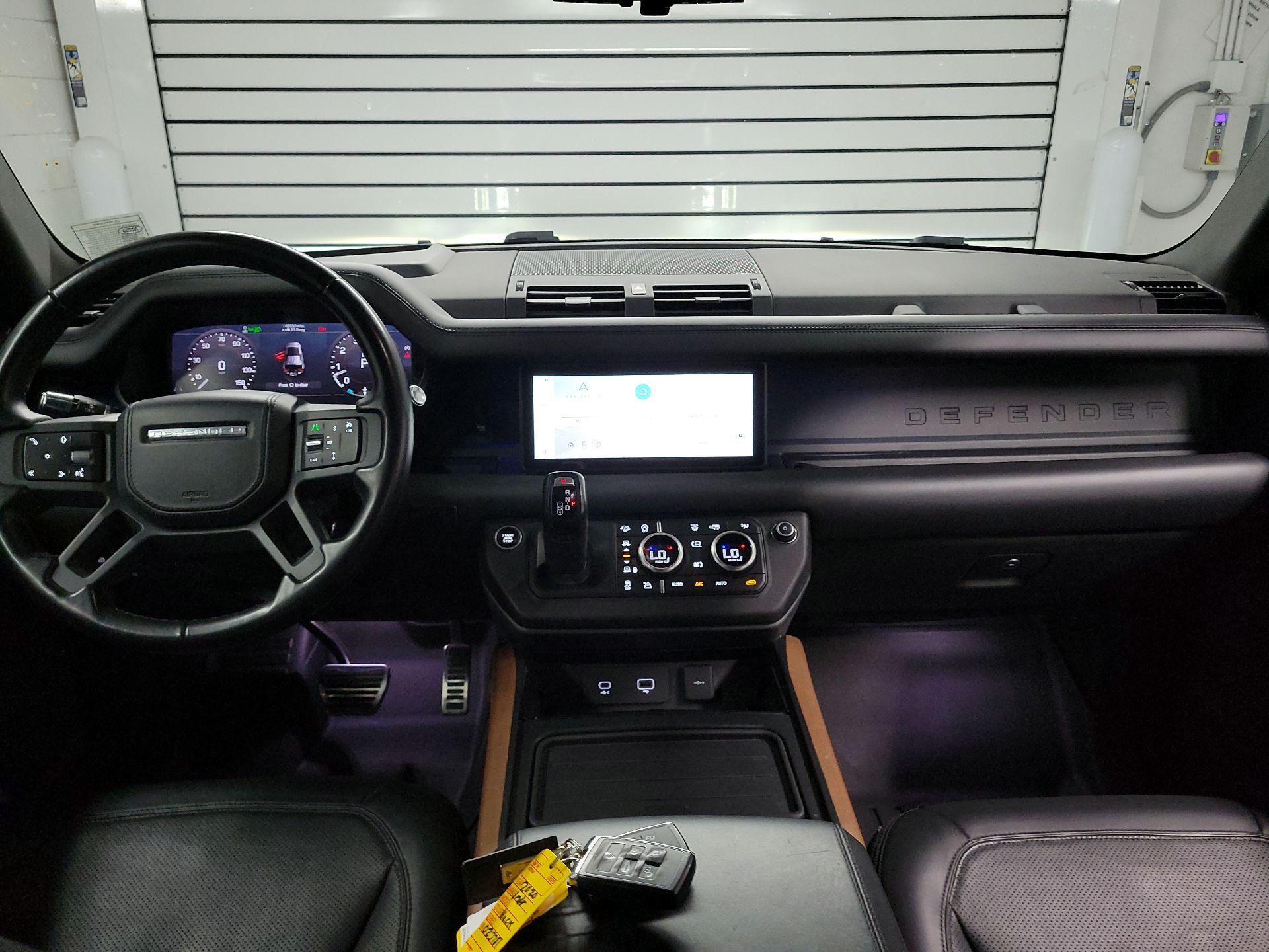 Thumbnail: 2020 Land Rover Defender - 9