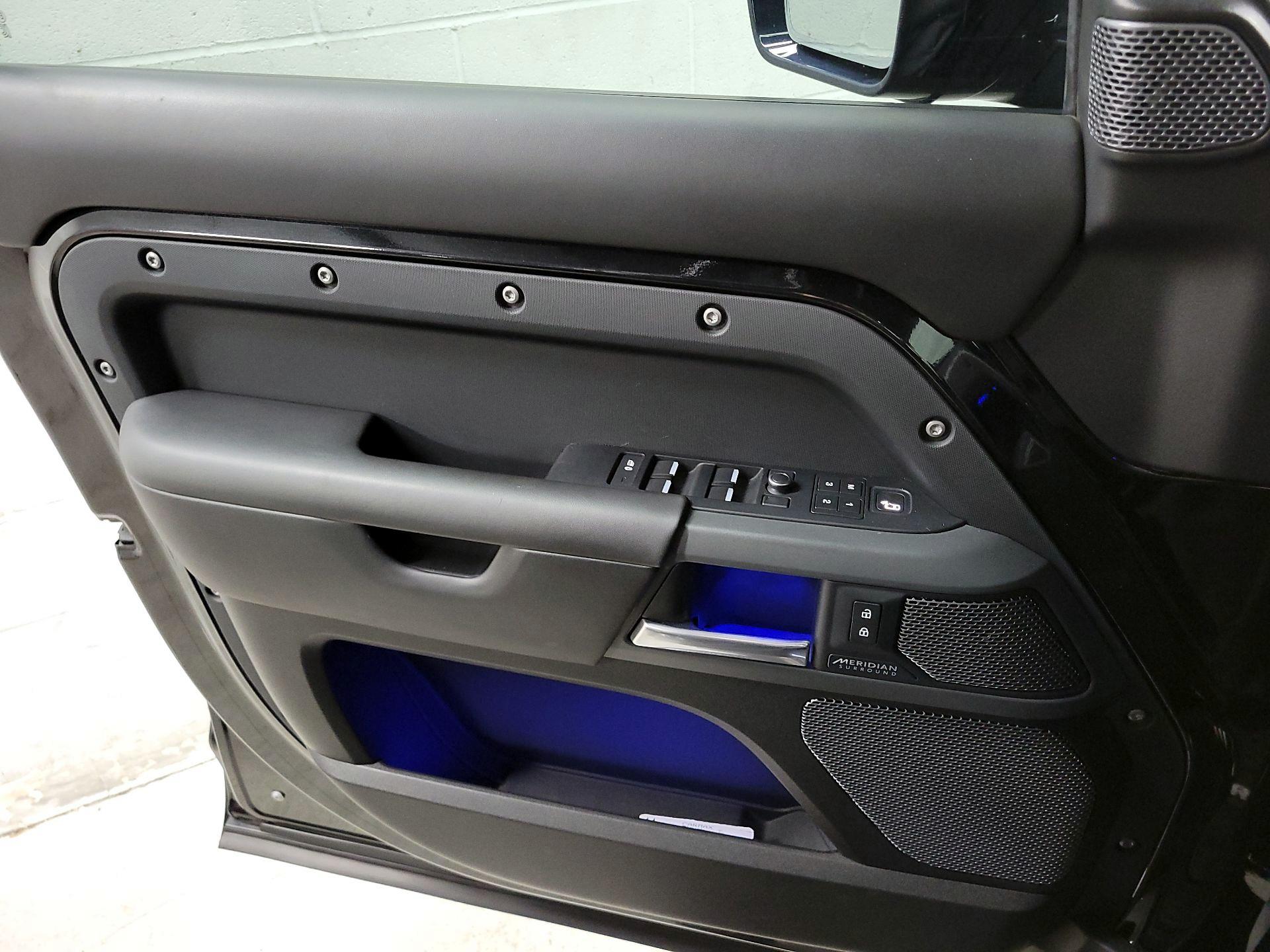 Thumbnail: 2020 Land Rover Defender - 12