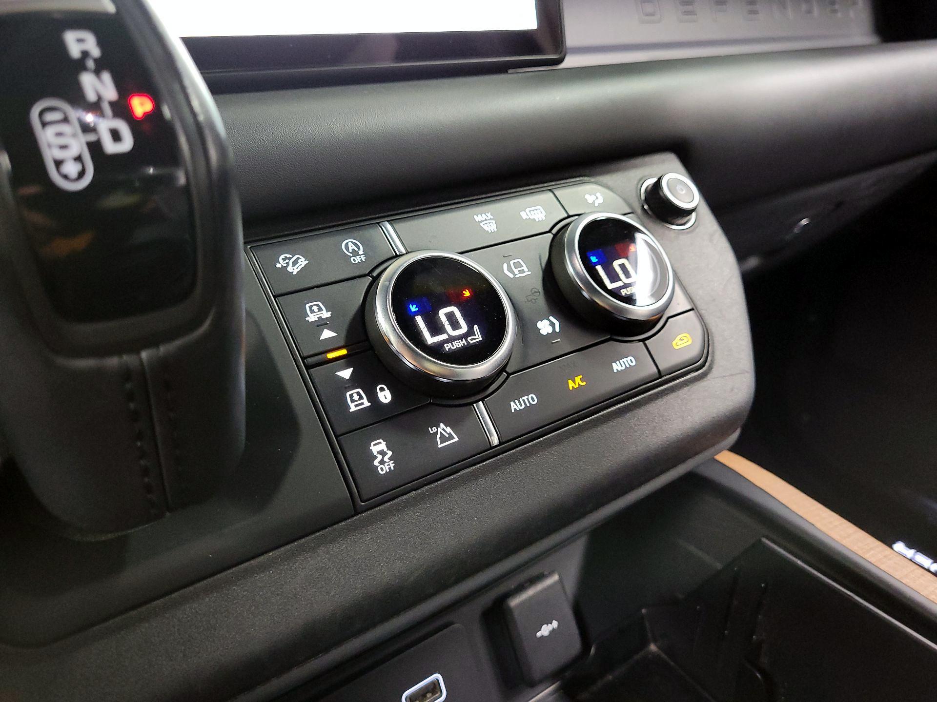 Thumbnail: 2020 Land Rover Defender - 15