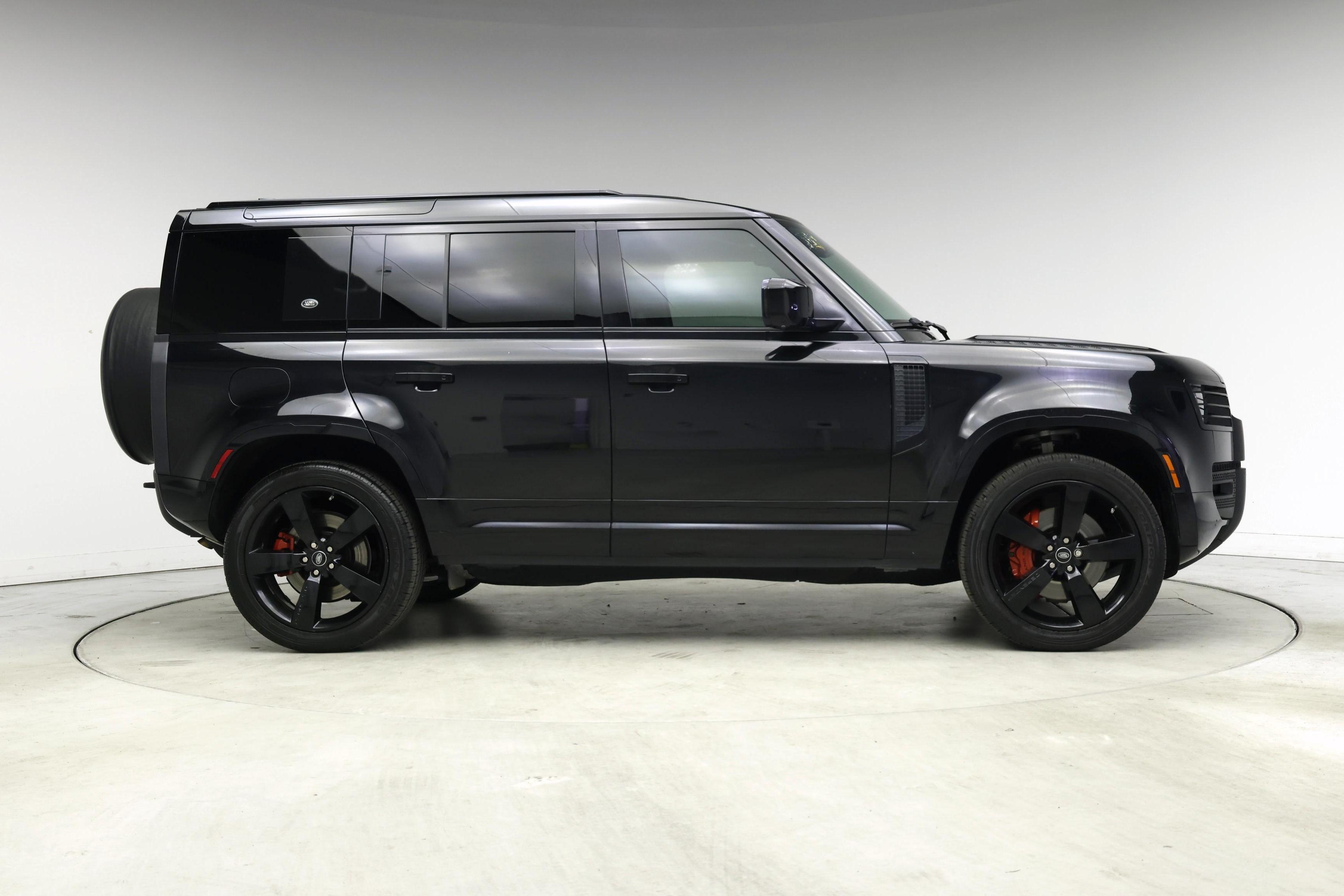 Thumbnail: 2020 Land Rover Defender - 7