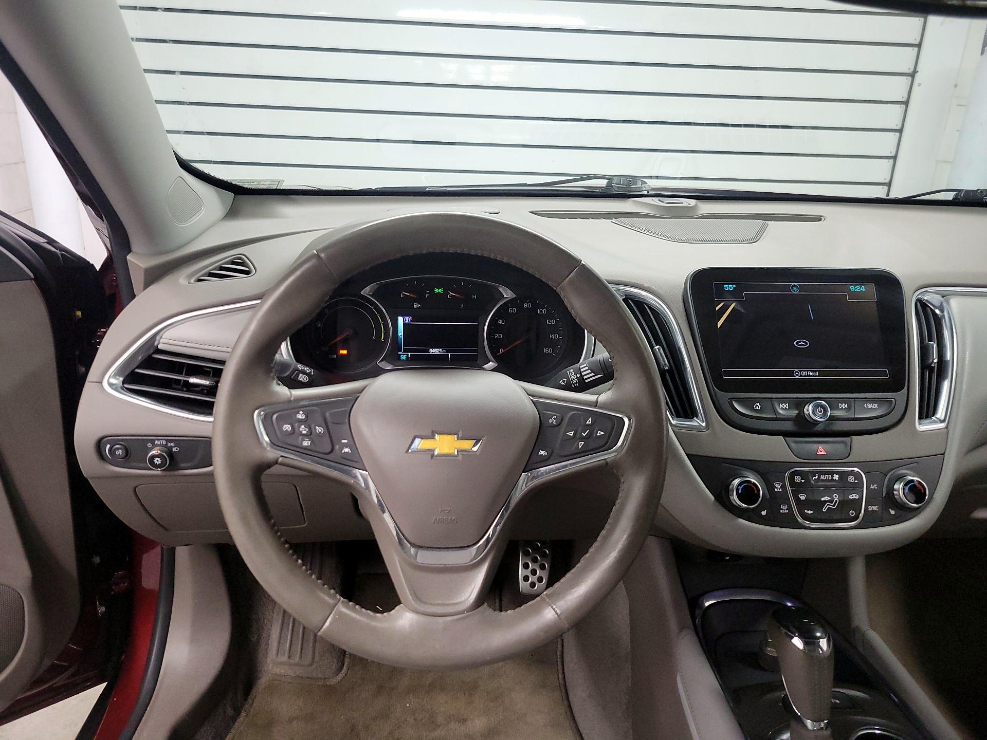 Thumbnail: 2016 Chevrolet Malibu - 10