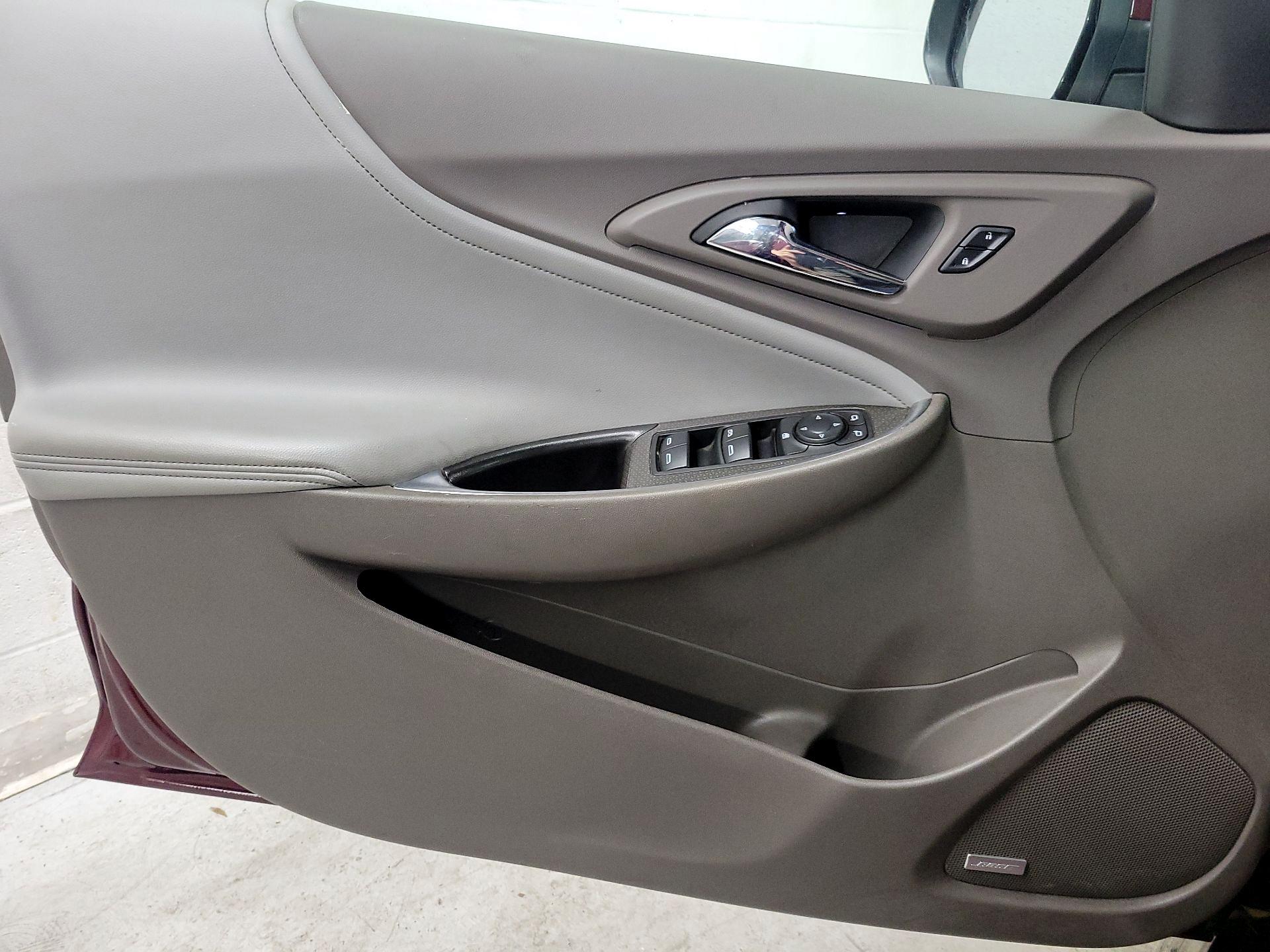 Thumbnail: 2016 Chevrolet Malibu - 12