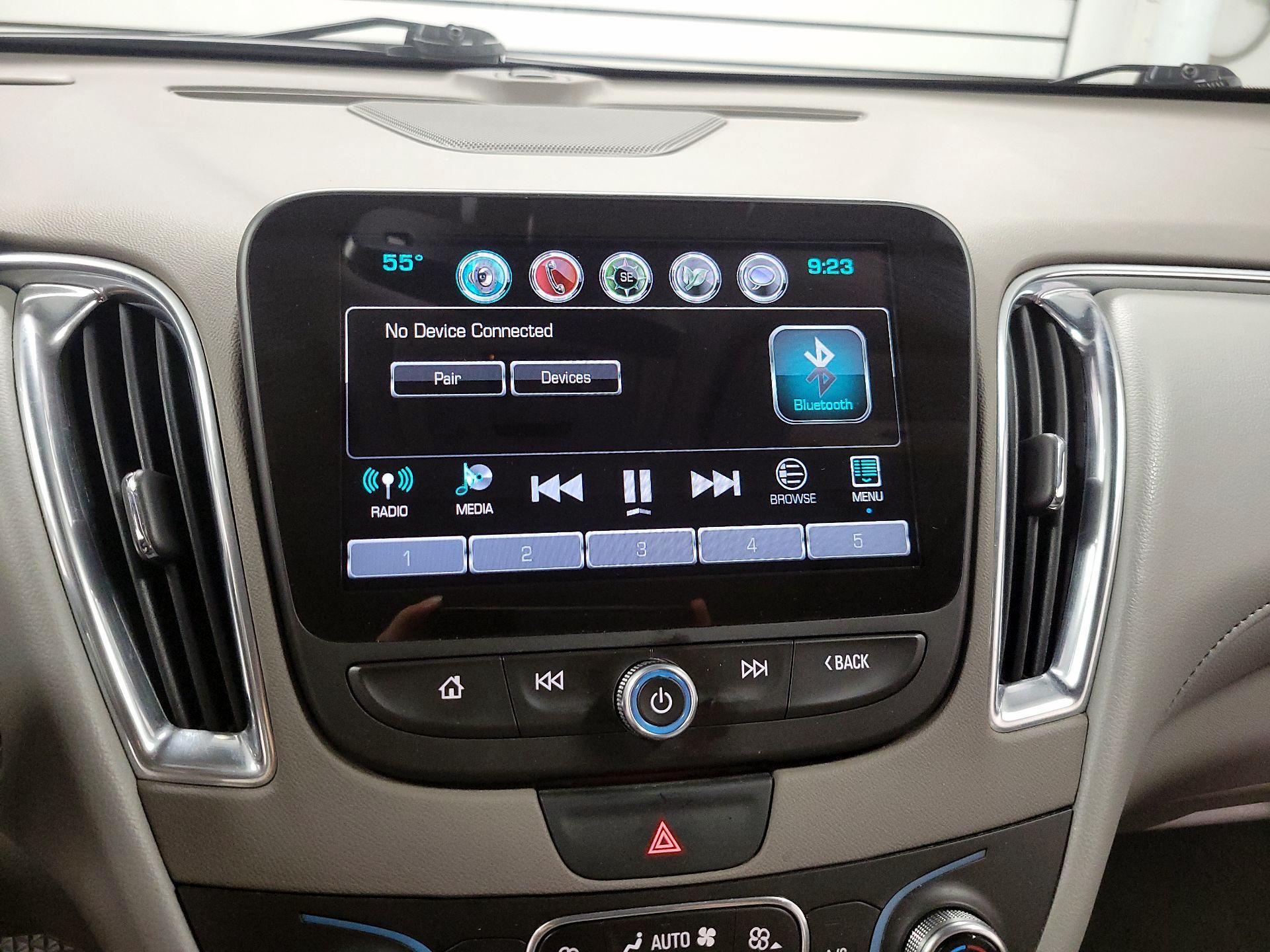 Thumbnail: 2016 Chevrolet Malibu - 16