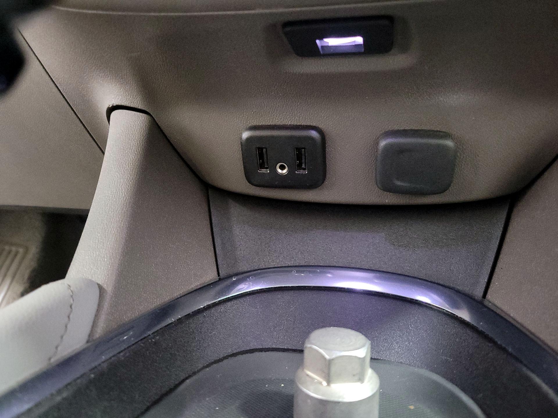 Thumbnail: 2016 Chevrolet Malibu - 19